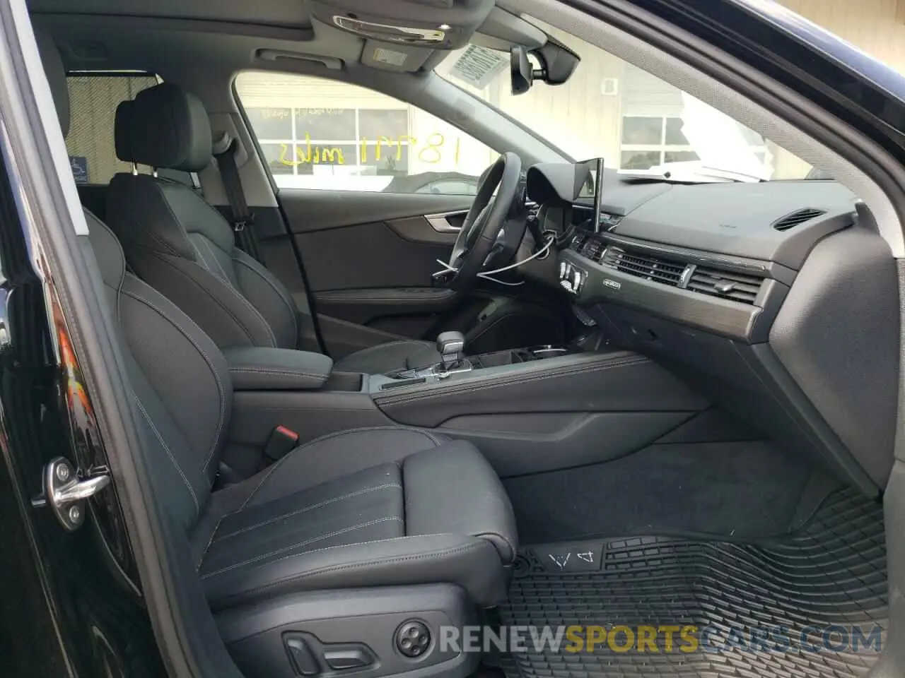 5 fotografías del automóvil dañado WA19ABF48MA085836 AUDI A4 2021