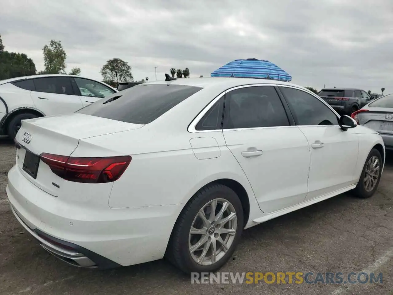 3 fotografías del automóvil dañado WAUABAF41MA025243 AUDI A4 2021