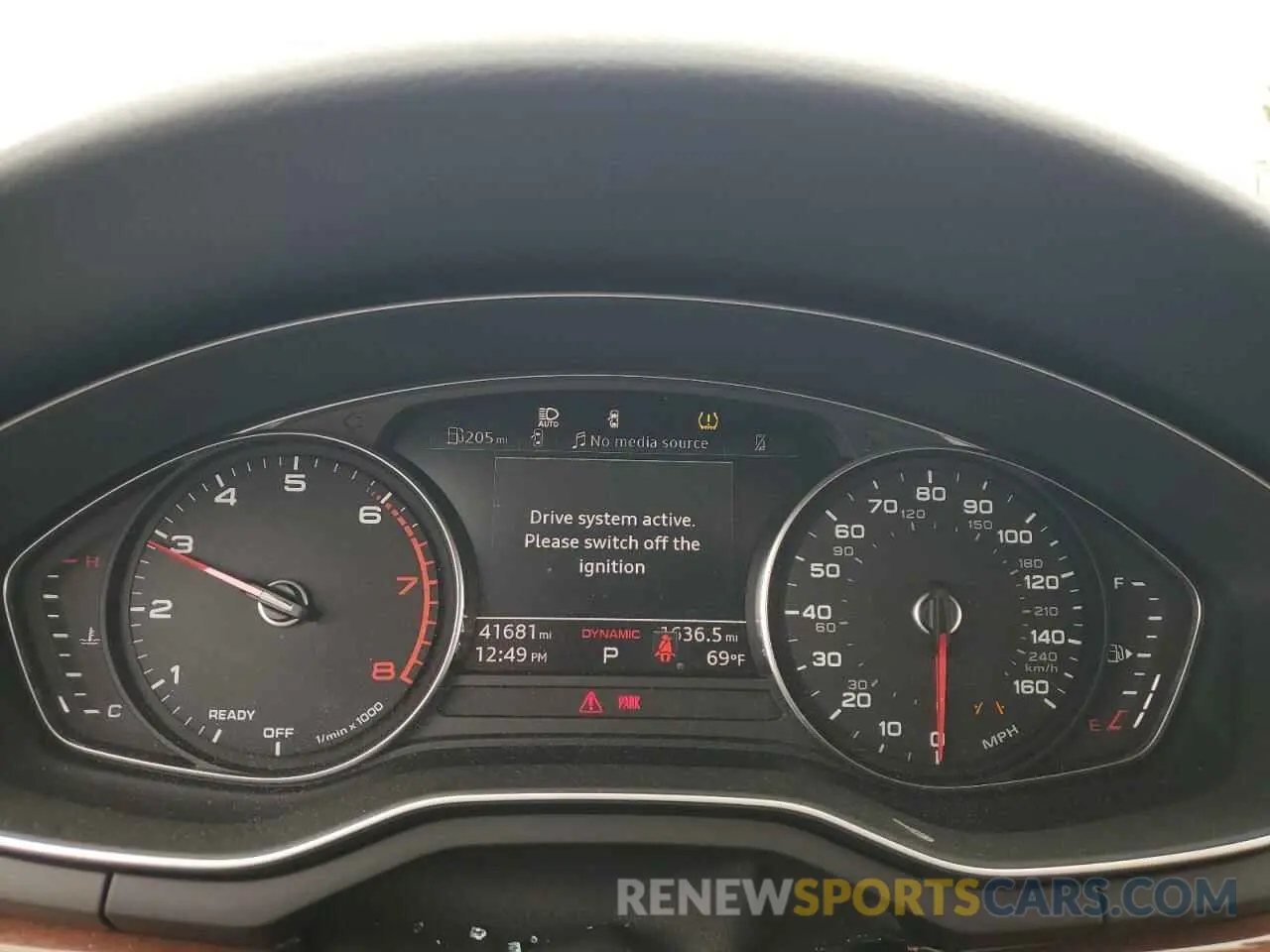 9 fotografías del automóvil dañado WAUABAF41MA025243 AUDI A4 2021