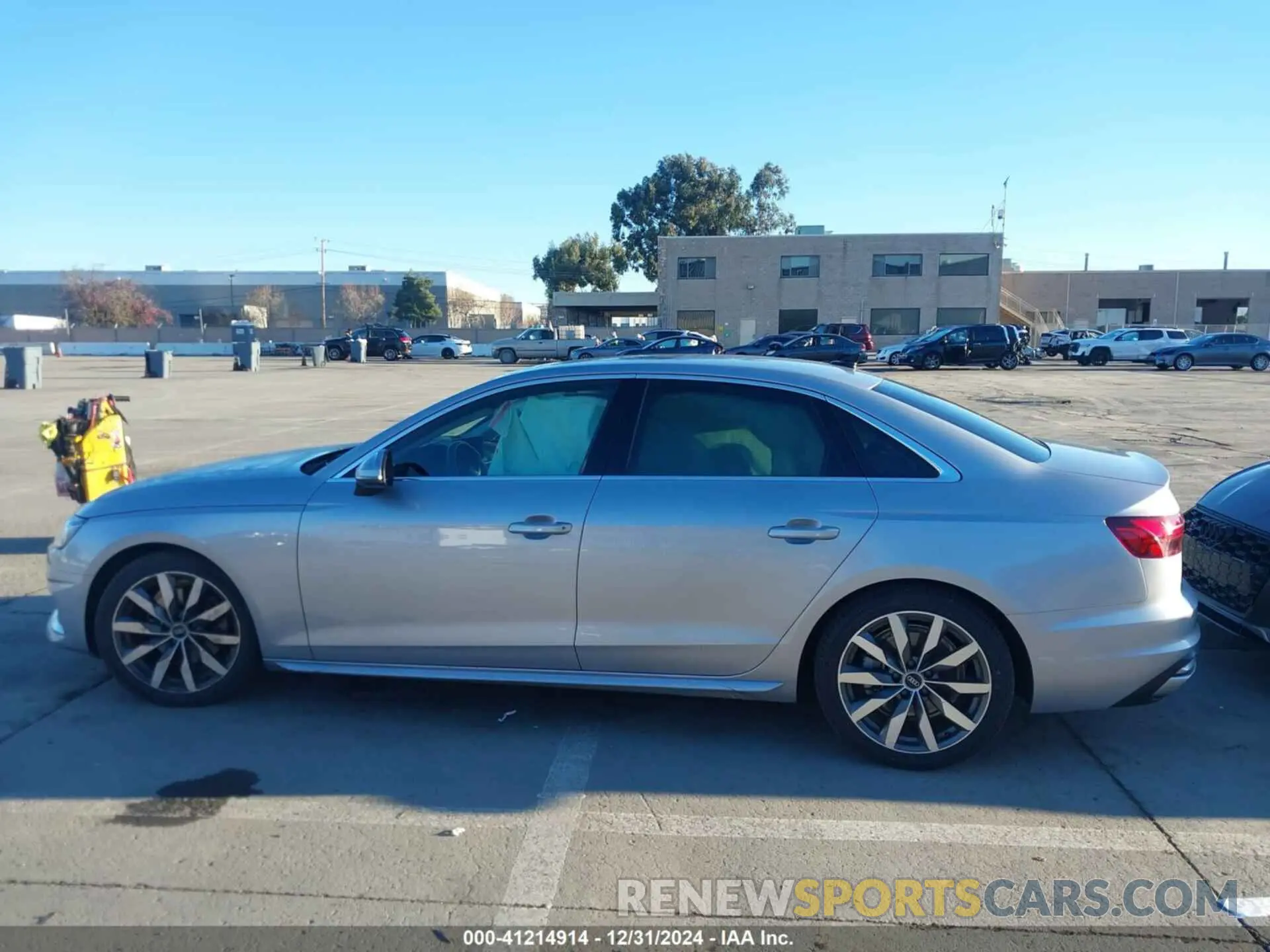 14 fotografías del automóvil dañado WAUABAF41MA064608 AUDI A4 2021
