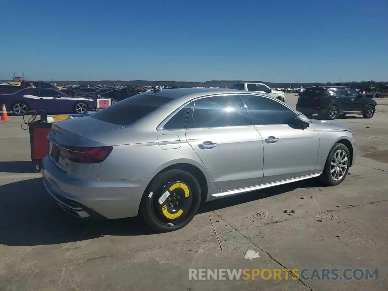 3 fotografías del automóvil dañado WAUABAF42MN012963 AUDI A4 2021