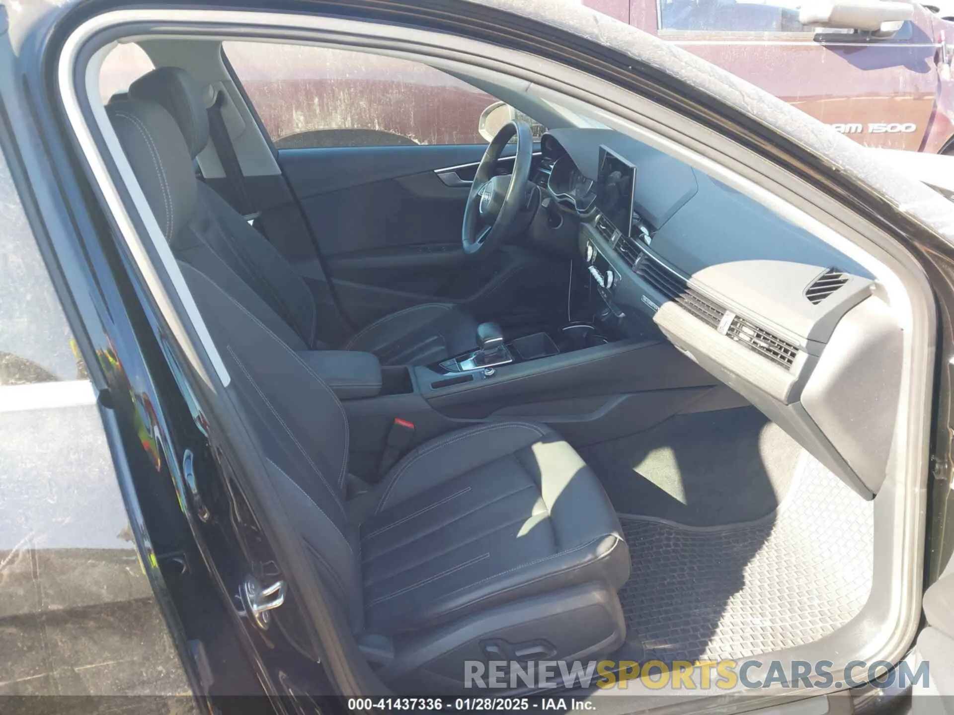5 fotografías del automóvil dañado WAUABAF43MA034946 AUDI A4 2021