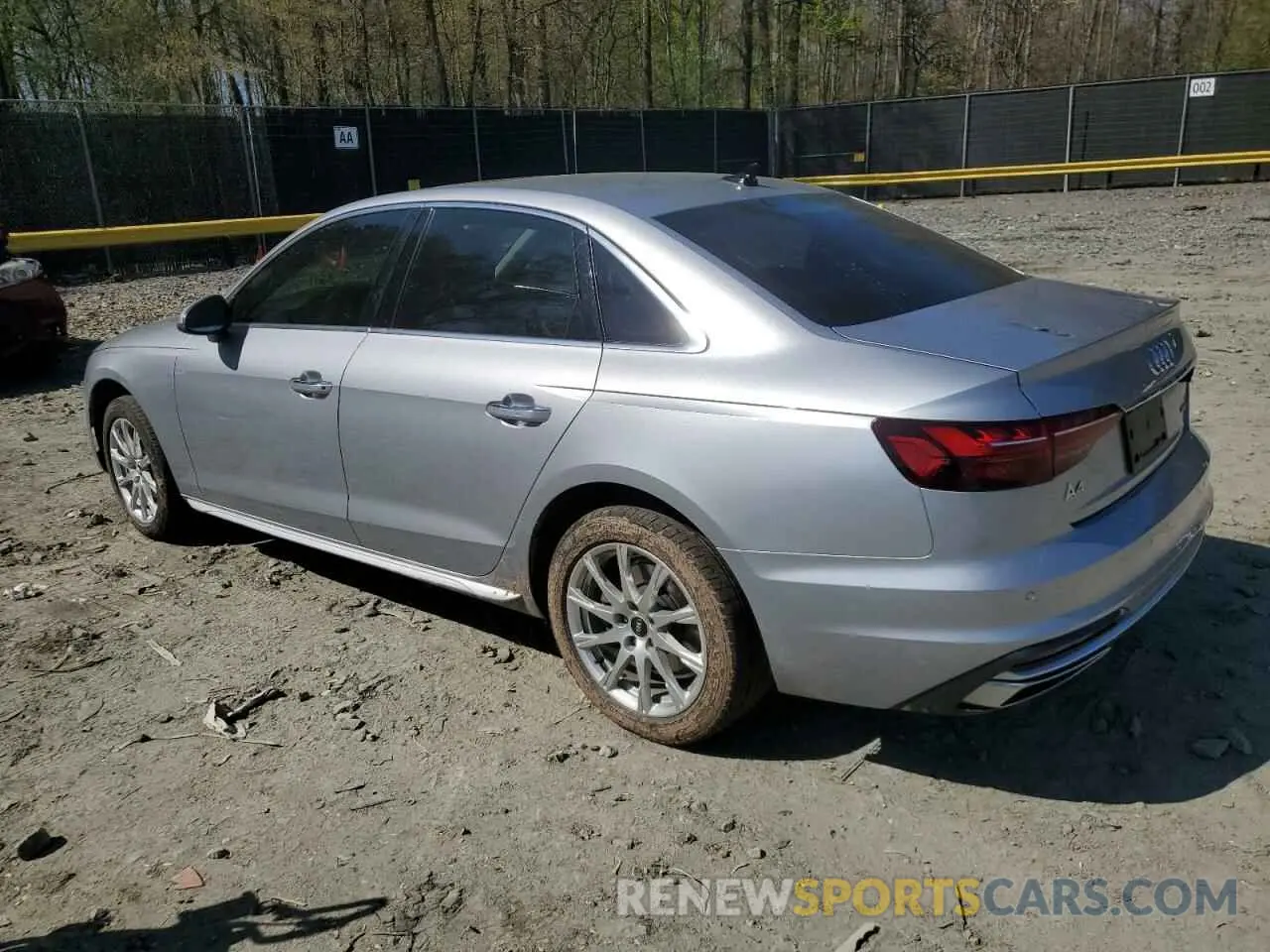 2 fotografías del automóvil dañado WAUABAF43MA073939 AUDI A4 2021