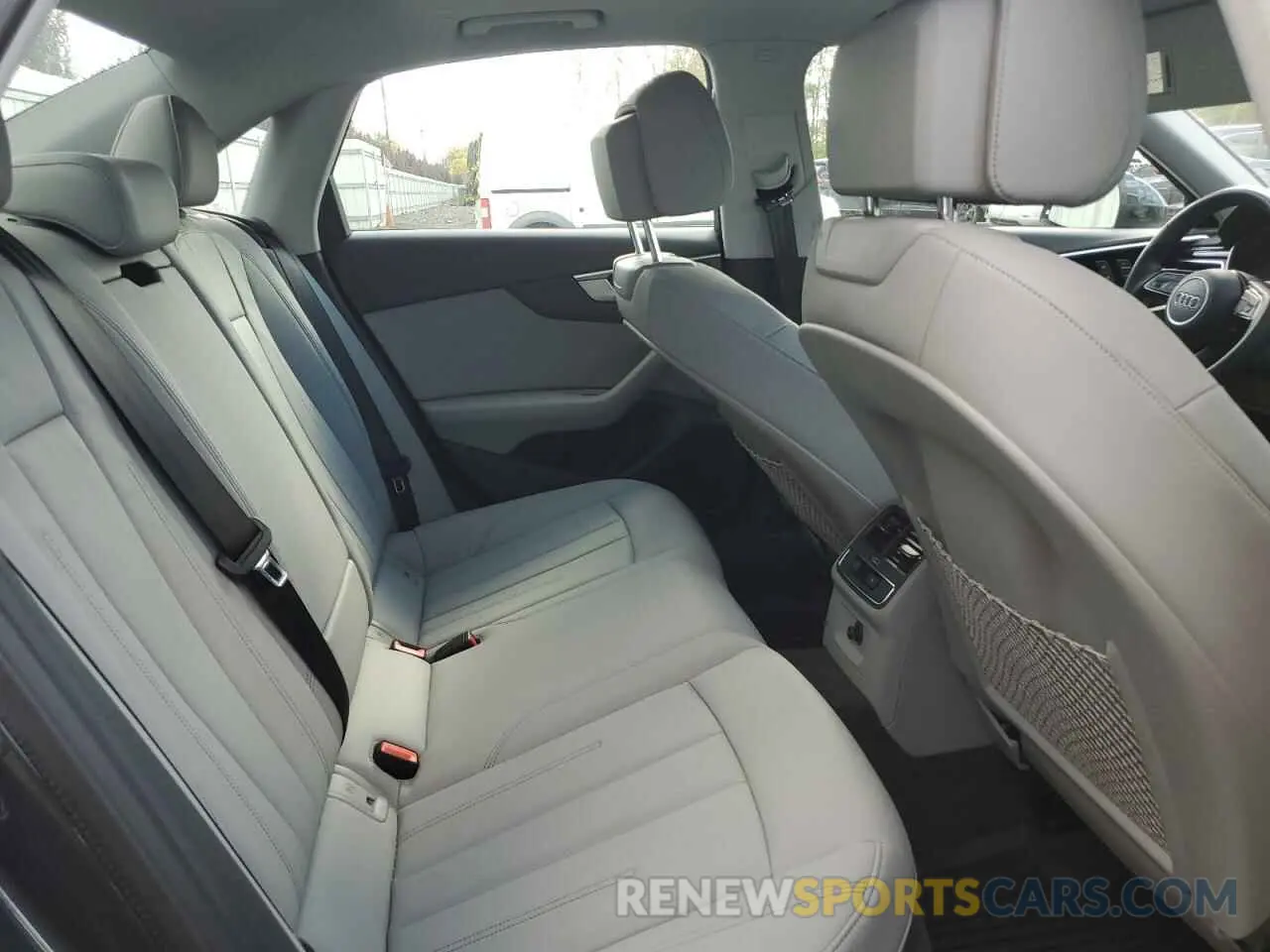 10 fotografías del automóvil dañado WAUABAF43MA086187 AUDI A4 2021