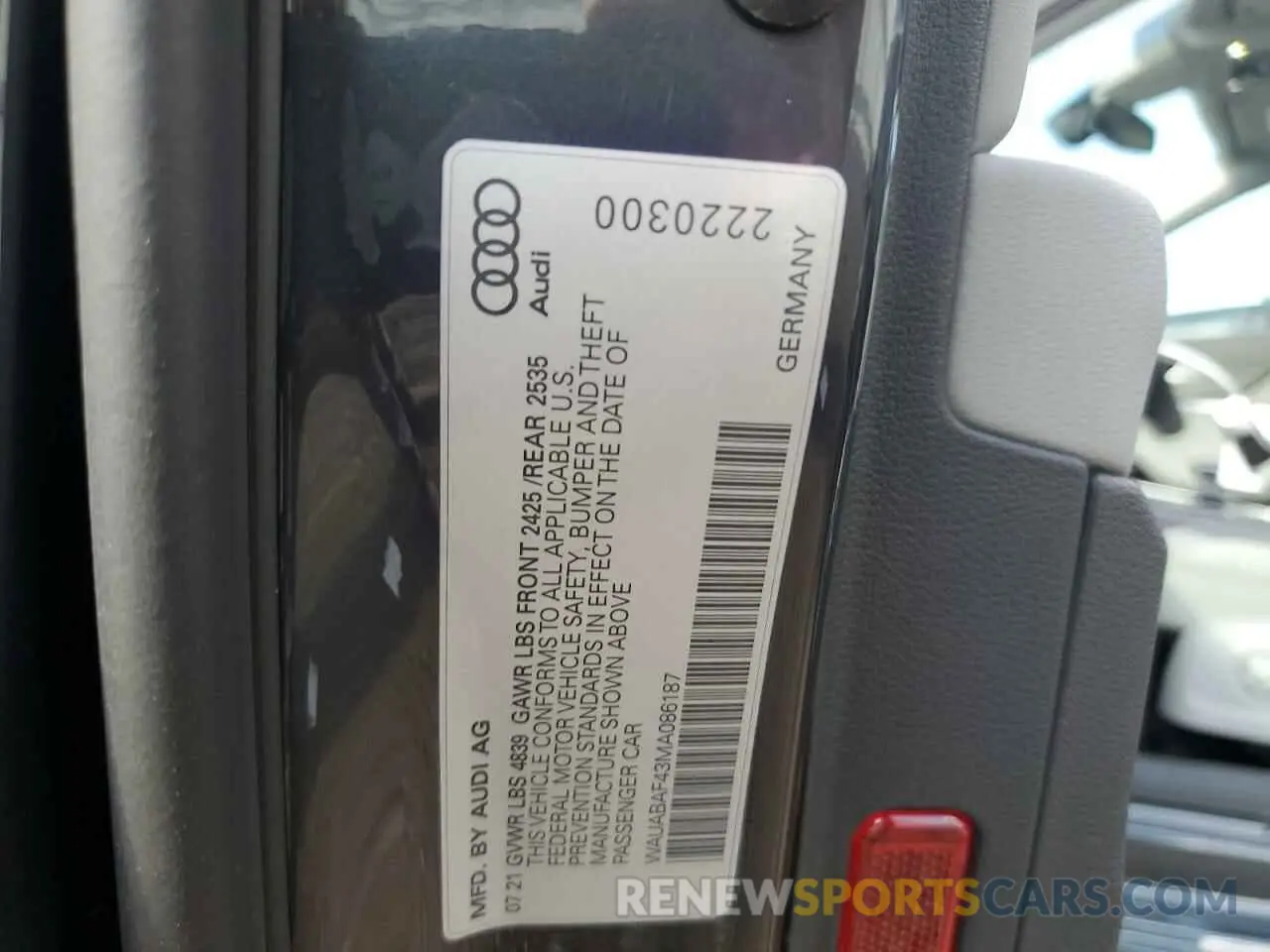 12 fotografías del automóvil dañado WAUABAF43MA086187 AUDI A4 2021