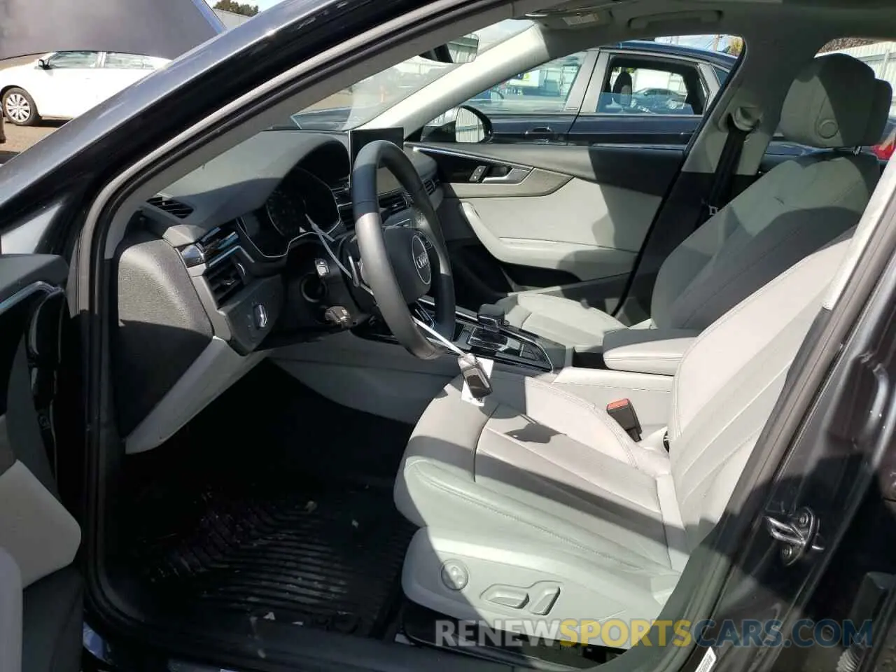 7 fotografías del automóvil dañado WAUABAF43MA086187 AUDI A4 2021