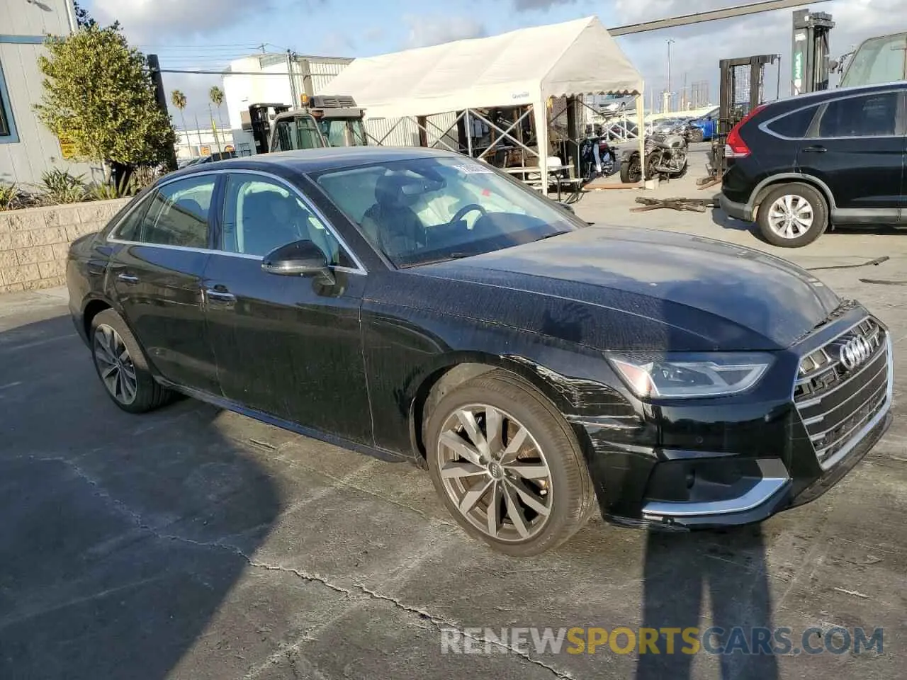4 fotografías del automóvil dañado WAUABAF44MN006663 AUDI A4 2021