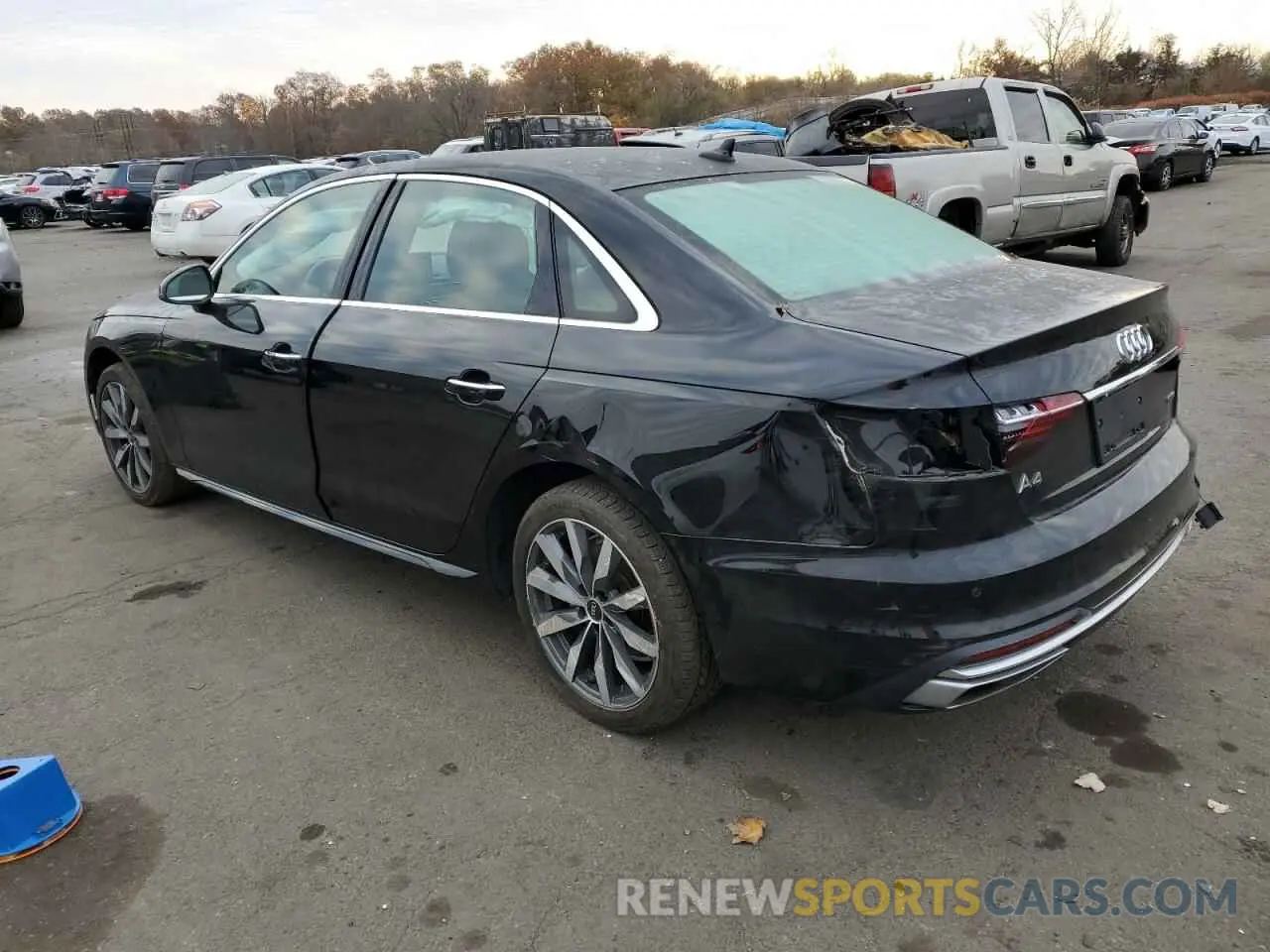2 fotografías del automóvil dañado WAUABAF44MN013466 AUDI A4 2021