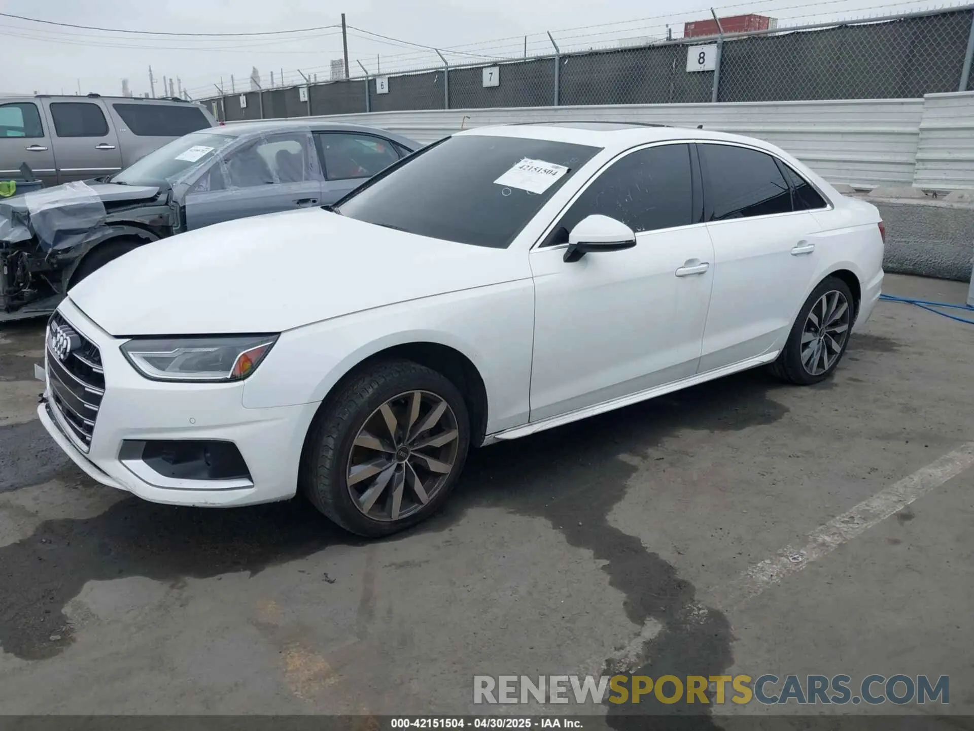 2 fotografías del automóvil dañado WAUABAF46MA051529 AUDI A4 2021