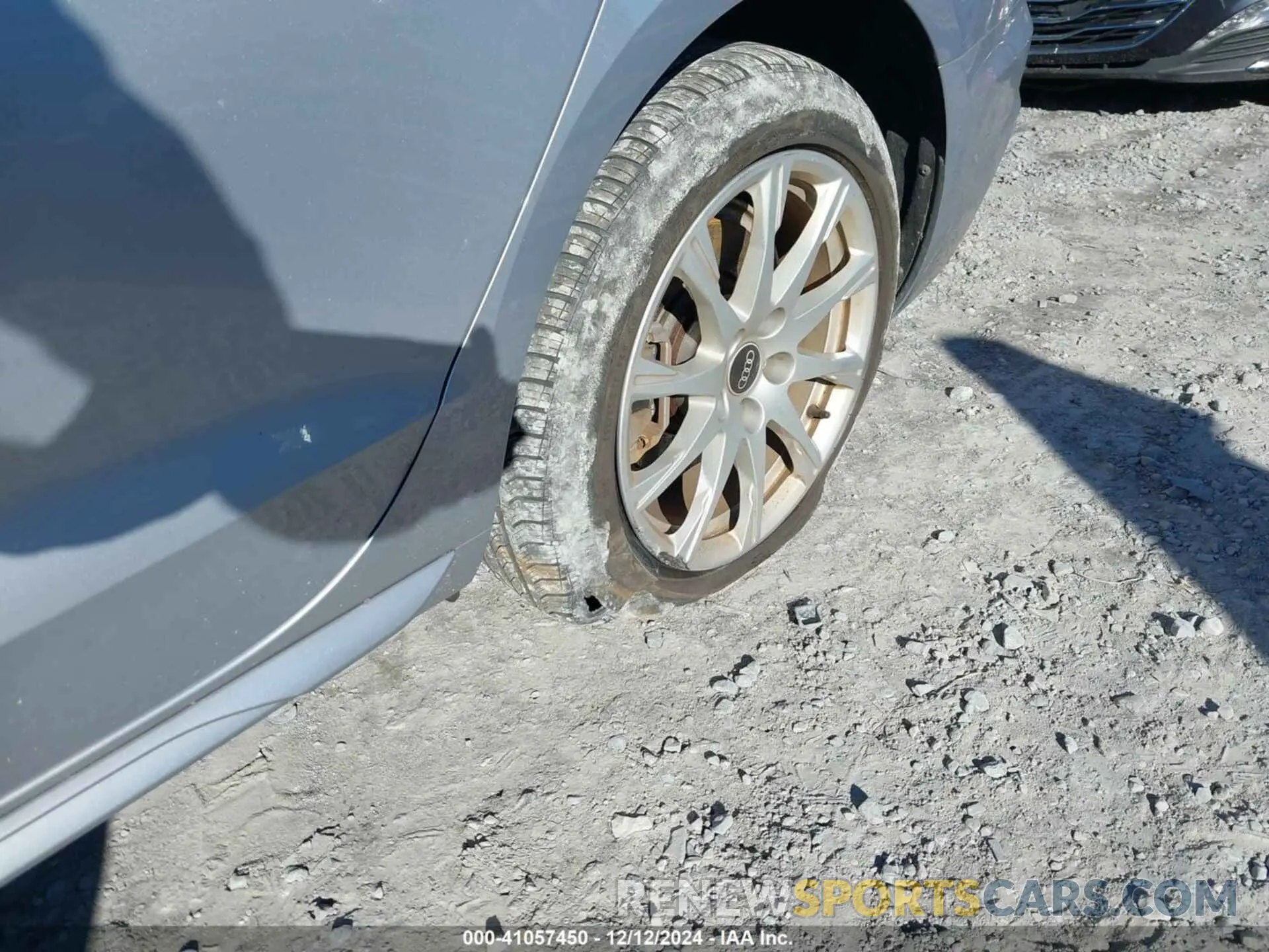 19 fotografías del automóvil dañado WAUABAF47MA033444 AUDI A4 2021