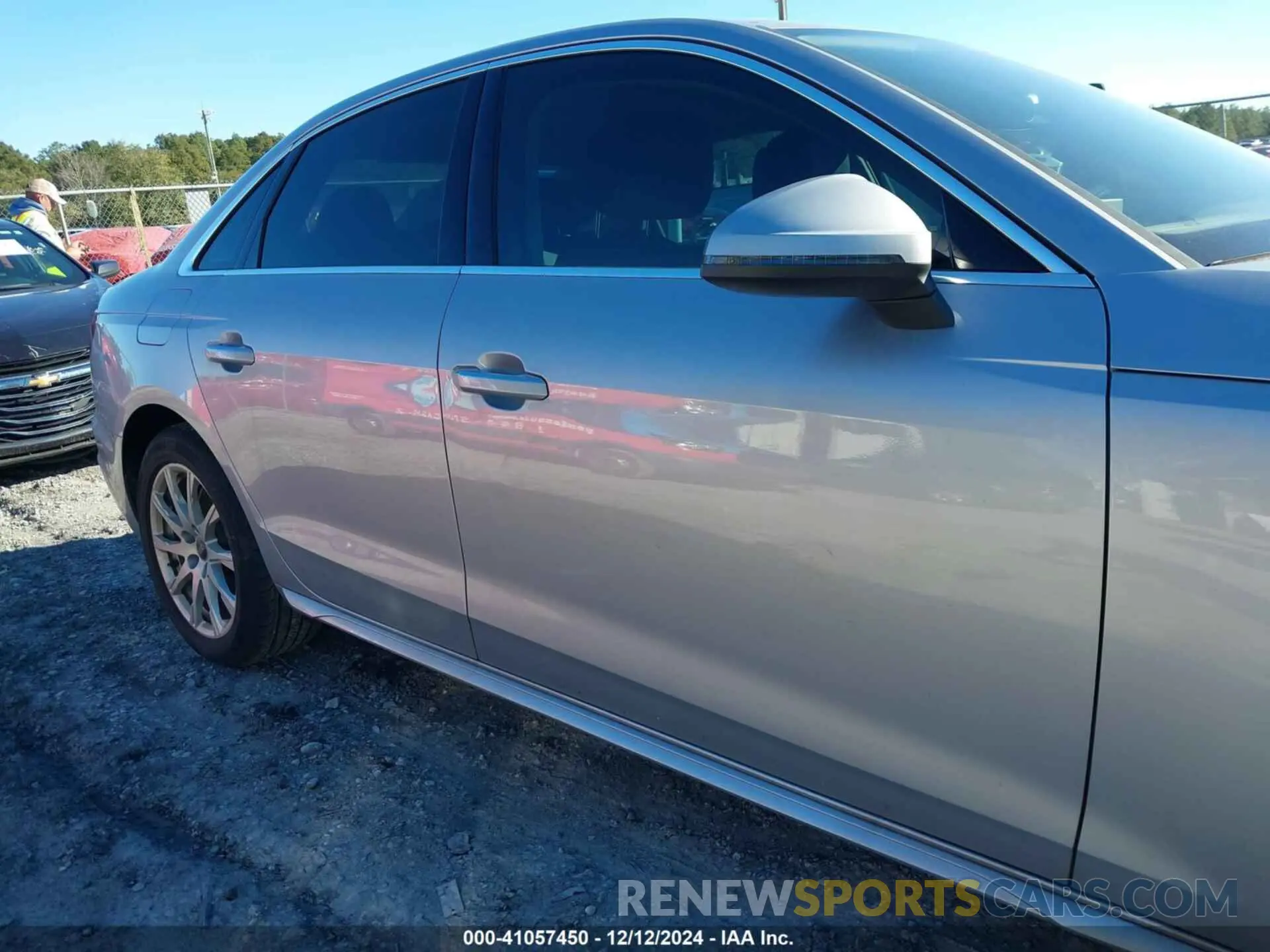 21 fotografías del automóvil dañado WAUABAF47MA033444 AUDI A4 2021