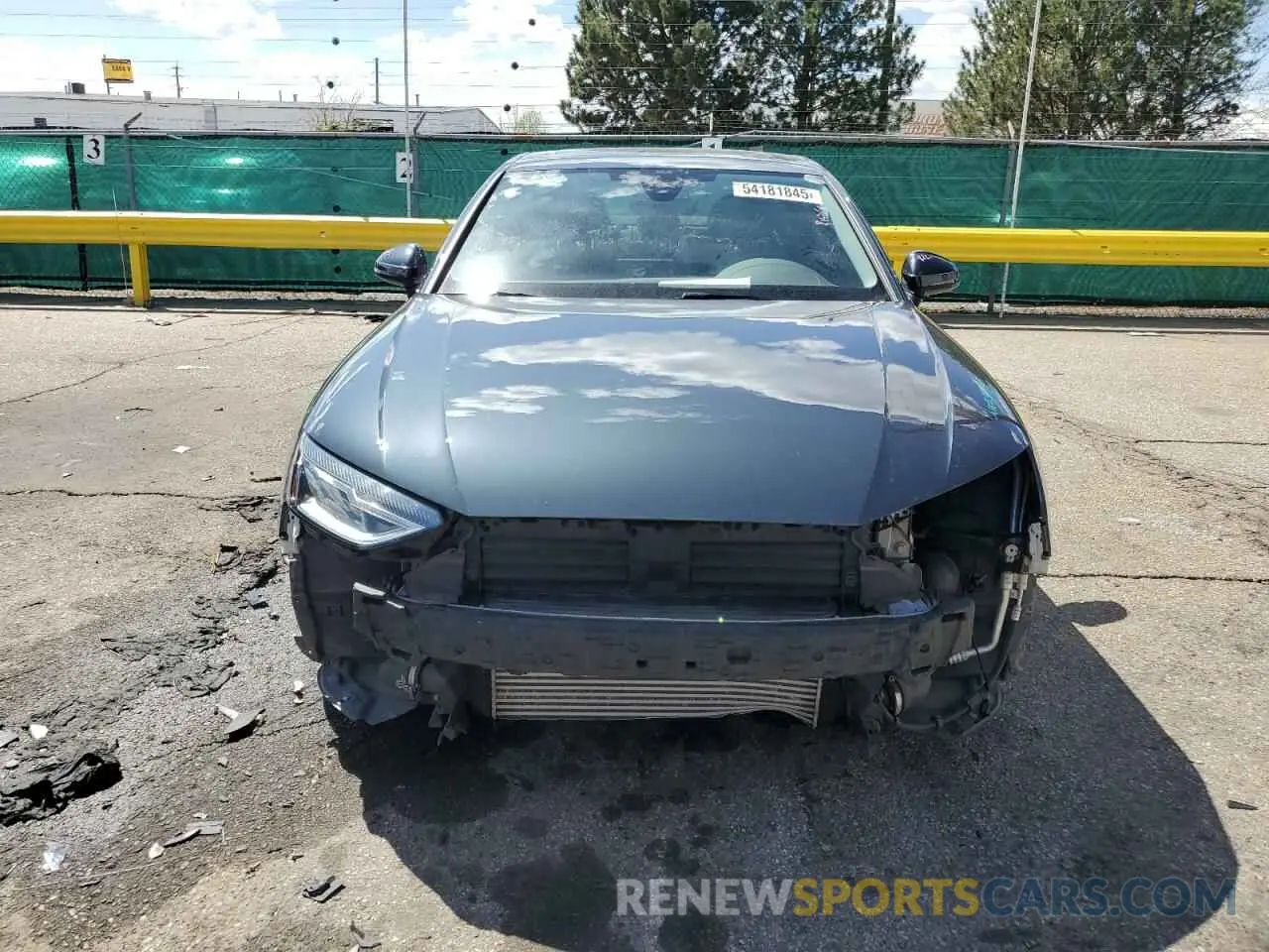5 fotografías del automóvil dañado WAUABAF48MA087318 AUDI A4 2021