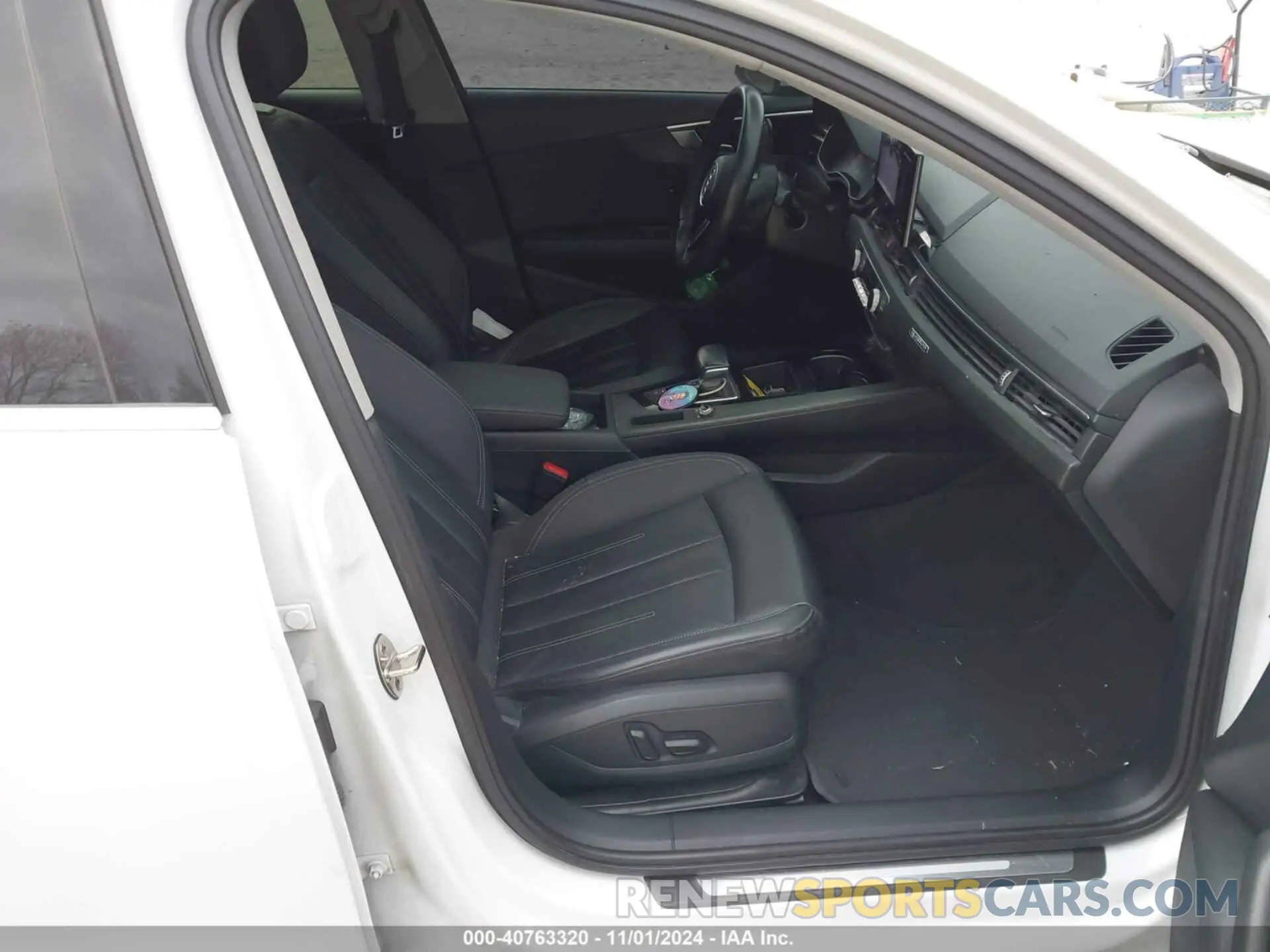 5 fotografías del automóvil dañado WAUABAF4XMN007607 AUDI A4 2021