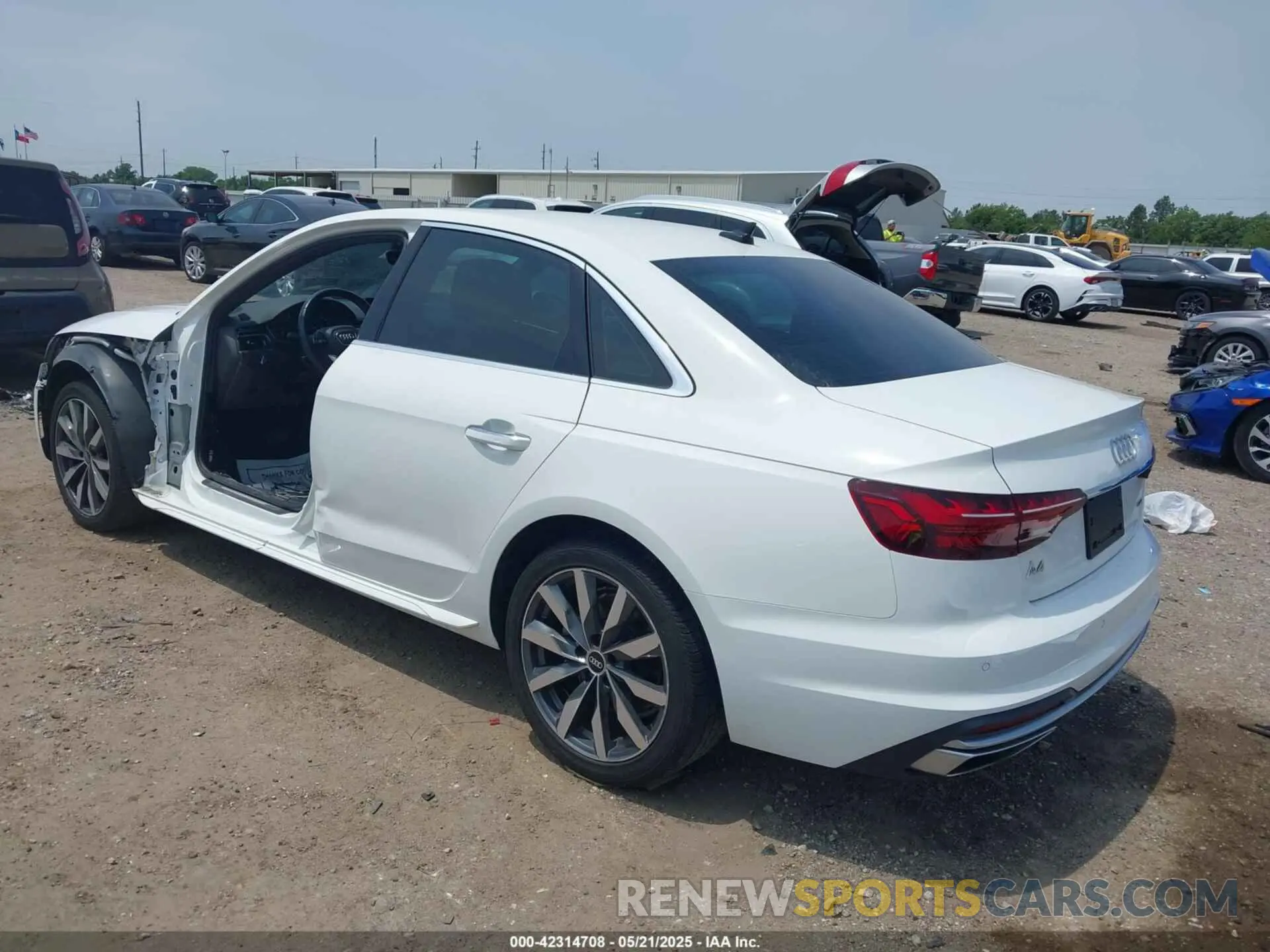 3 fotografías del automóvil dañado WAUBBAF46MA085653 AUDI A4 2021