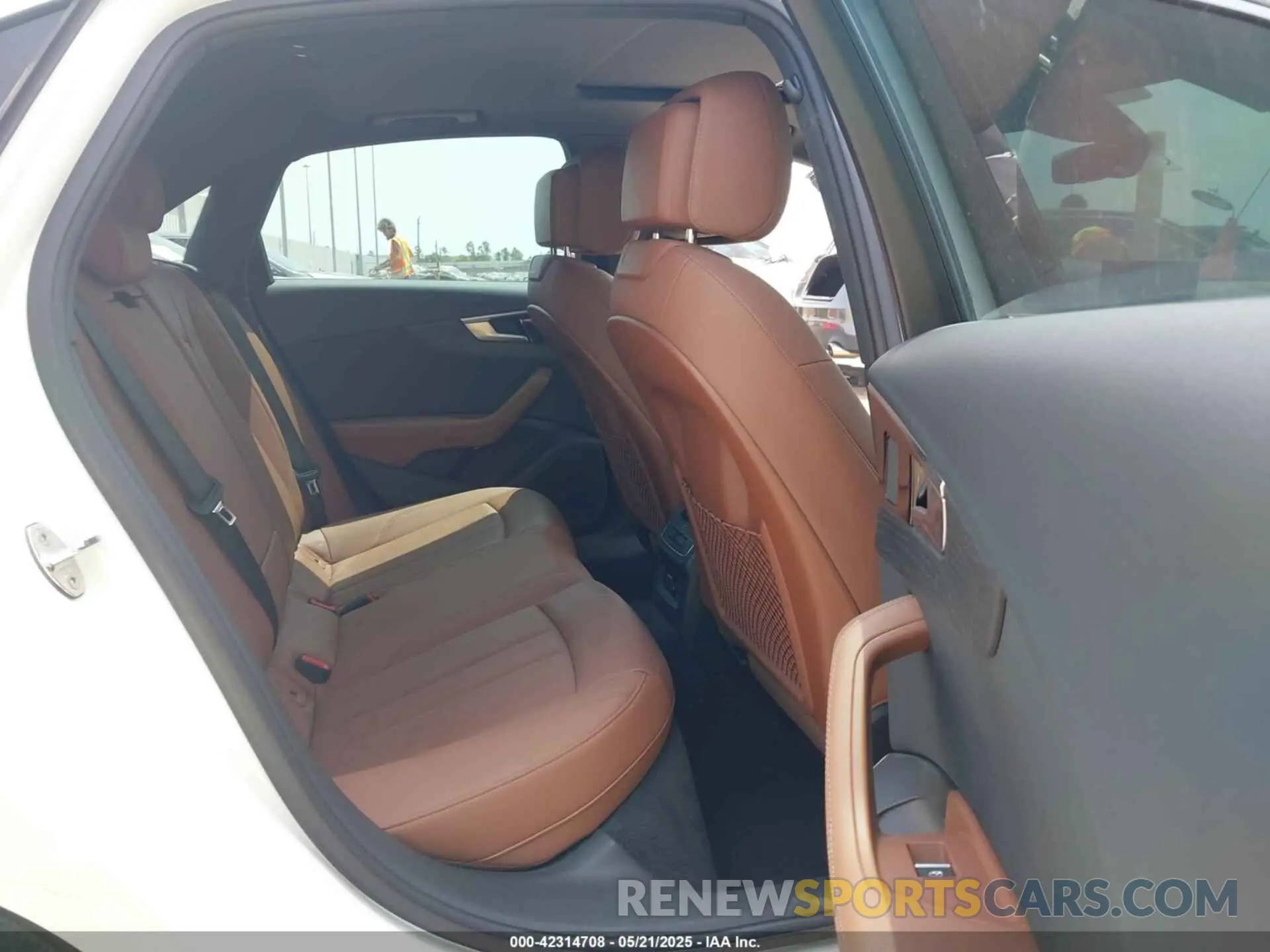 8 fotografías del automóvil dañado WAUBBAF46MA085653 AUDI A4 2021
