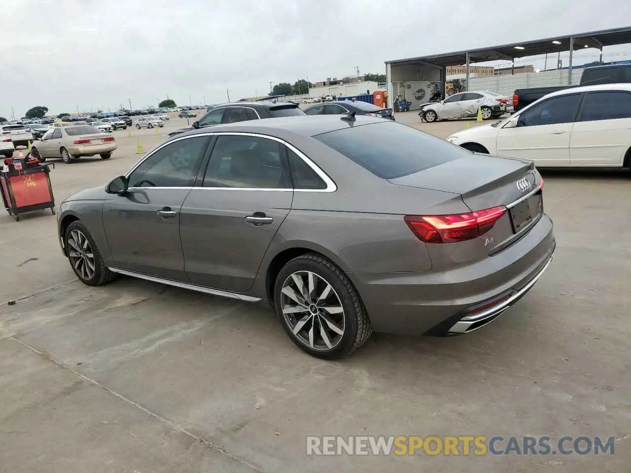 2 fotografías del automóvil dañado WAUBBAF46MN007916 AUDI A4 2021