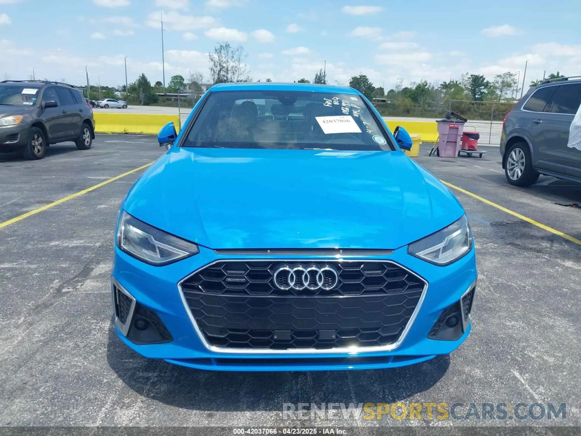 12 fotografías del automóvil dañado WAUDAAF40MA086180 AUDI A4 2021