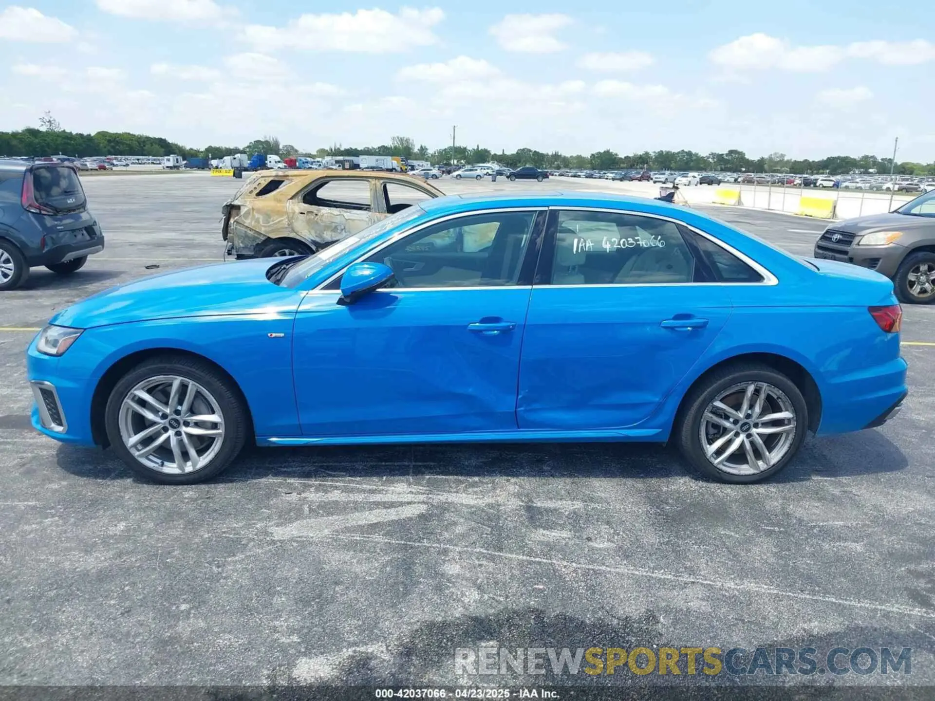 14 fotografías del automóvil dañado WAUDAAF40MA086180 AUDI A4 2021