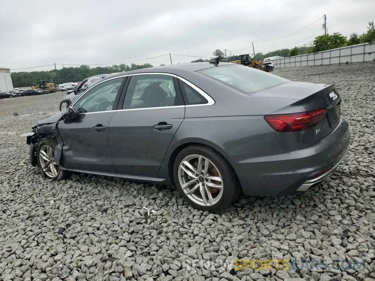 2 fotografías del automóvil dañado WAUDAAF41MN011075 AUDI A4 2021
