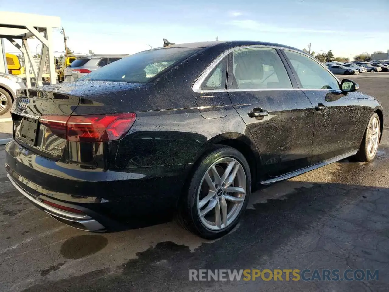 3 fotografías del automóvil dañado WAUDAAF44MA043817 AUDI A4 2021