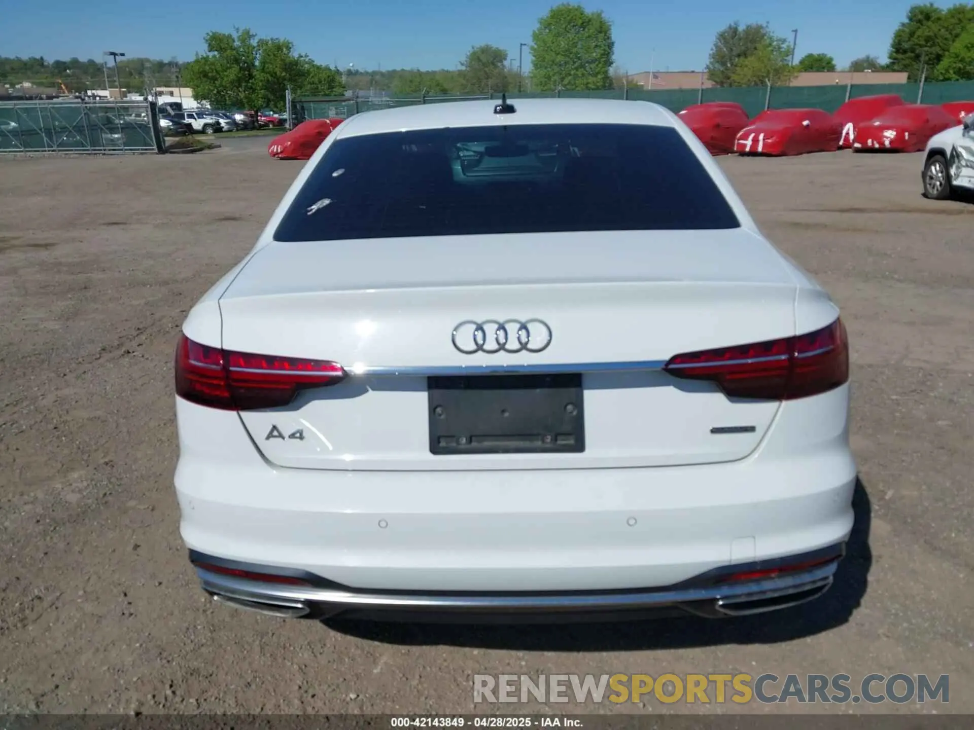 15 fotografías del automóvil dañado WAUDAAF46MN007457 AUDI A4 2021
