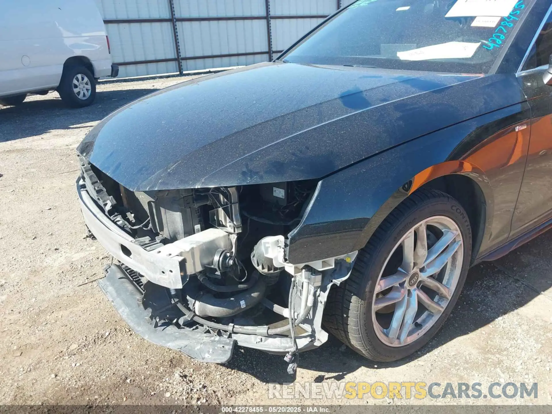 21 fotografías del automóvil dañado WAUEAAF40MA075183 AUDI A4 2021