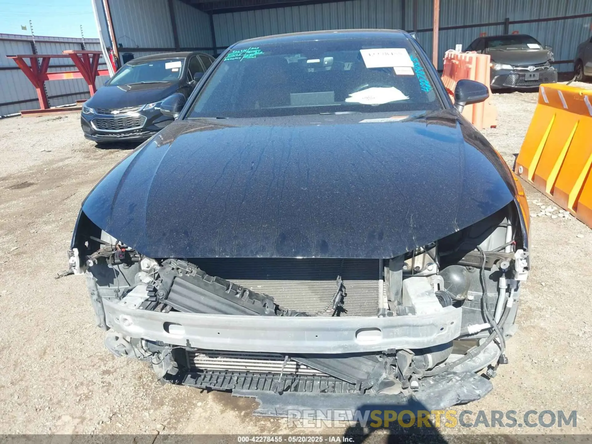 22 fotografías del automóvil dañado WAUEAAF40MA075183 AUDI A4 2021