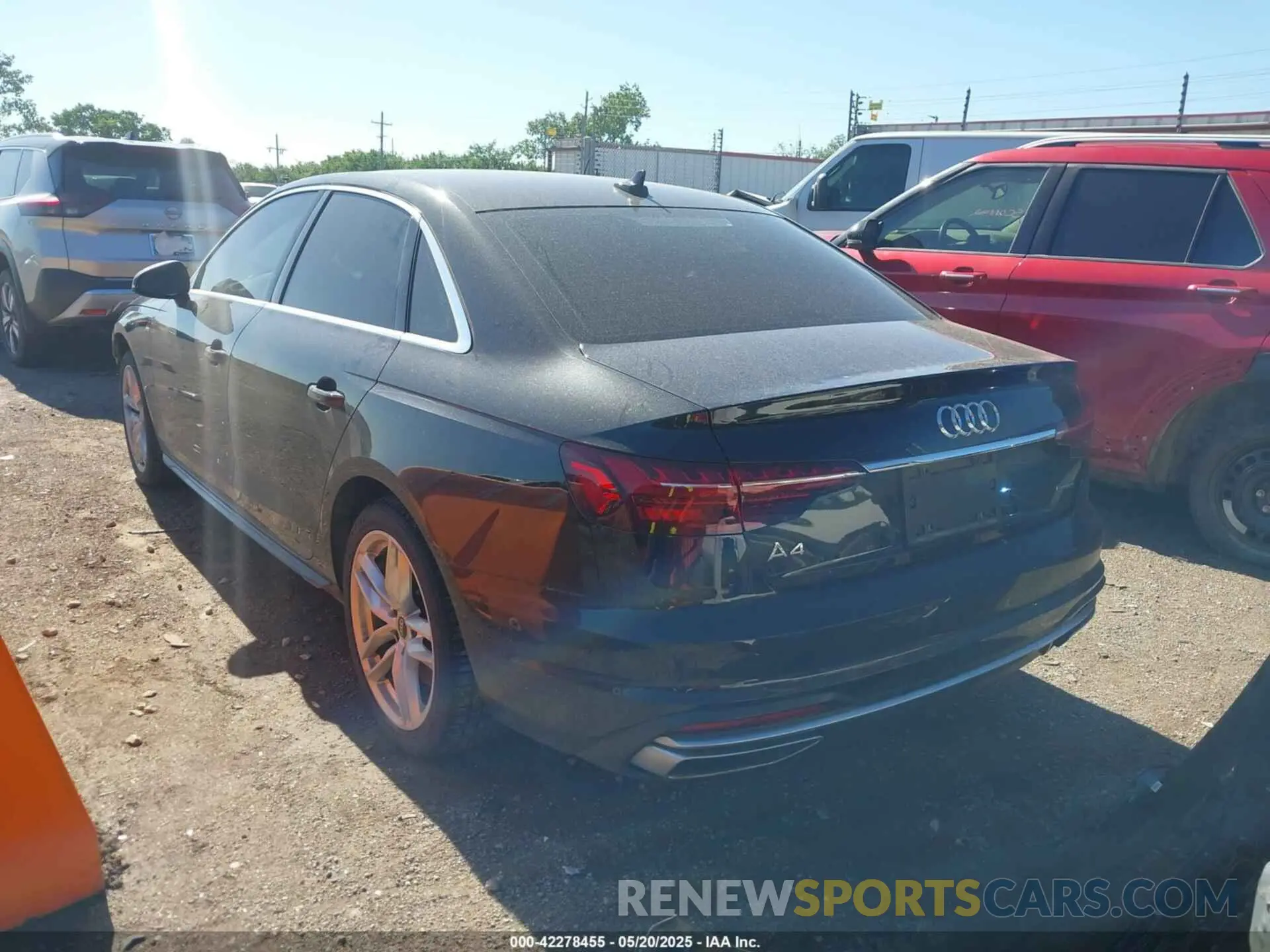 3 fotografías del automóvil dañado WAUEAAF40MA075183 AUDI A4 2021
