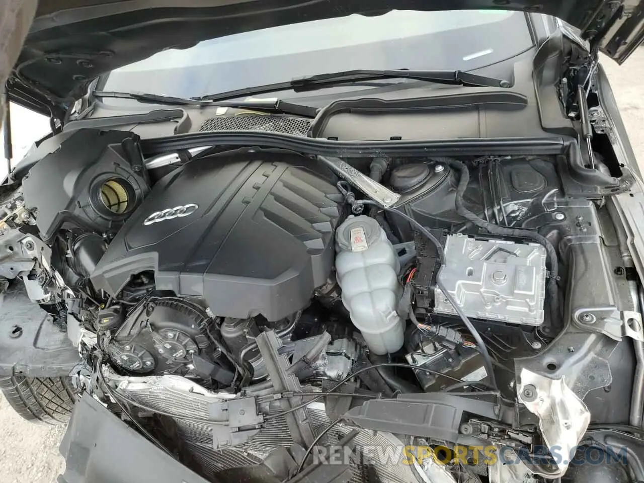 11 fotografías del automóvil dañado WAUEAAF40MA076253 AUDI A4 2021