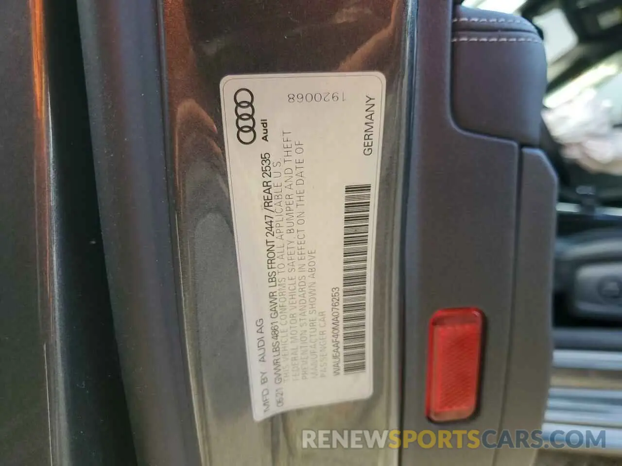 12 fotografías del automóvil dañado WAUEAAF40MA076253 AUDI A4 2021