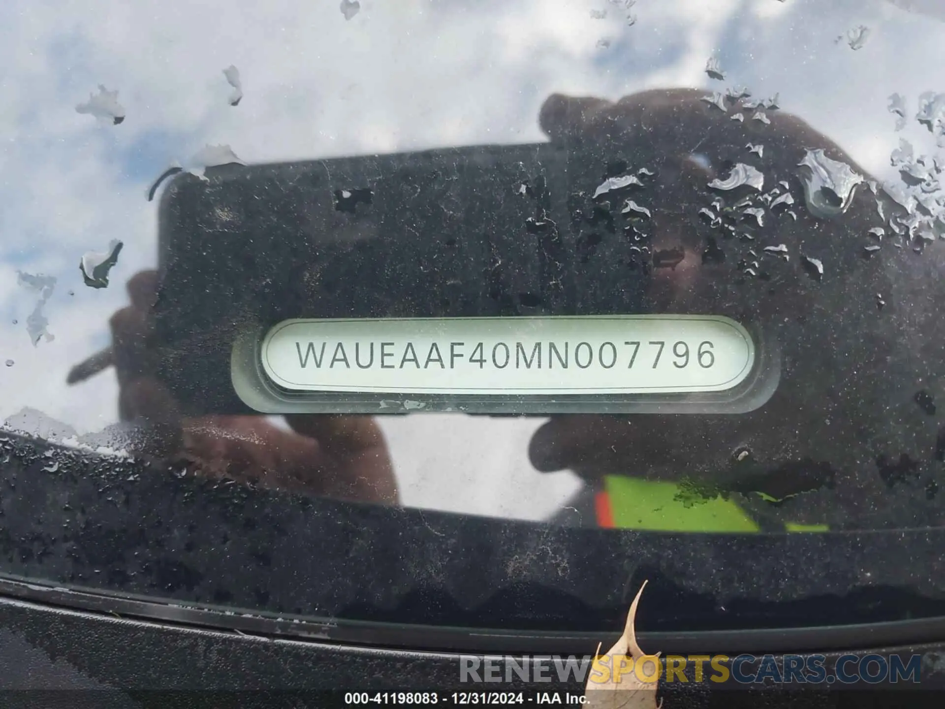 9 fotografías del automóvil dañado WAUEAAF40MN007796 AUDI A4 2021