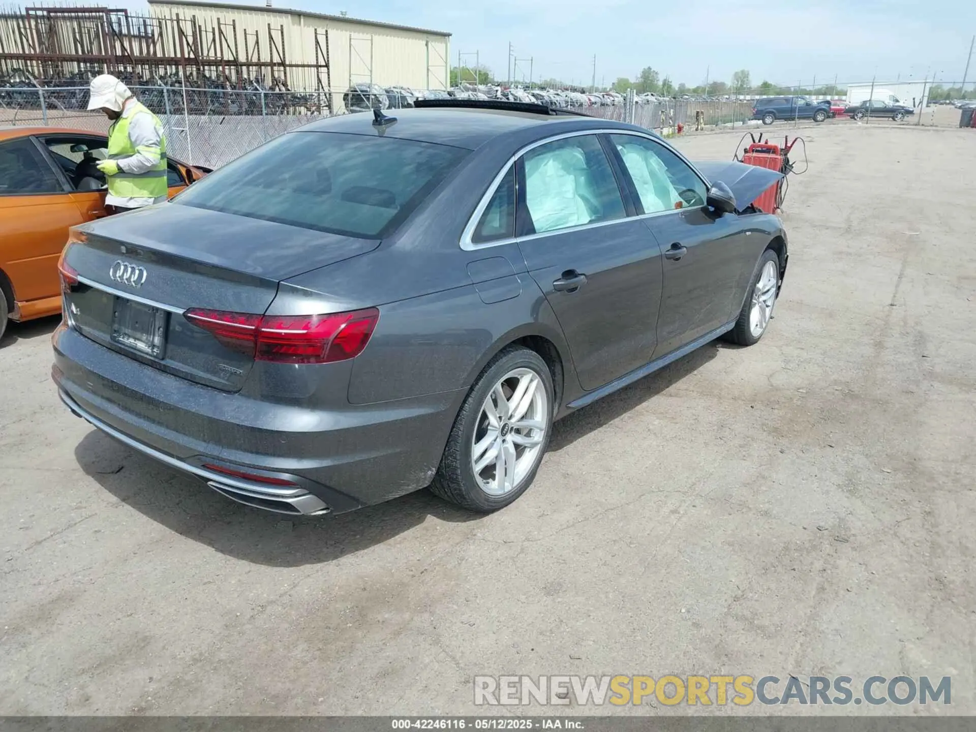 4 fotografías del automóvil dañado WAUEAAF41MA076634 AUDI A4 2021