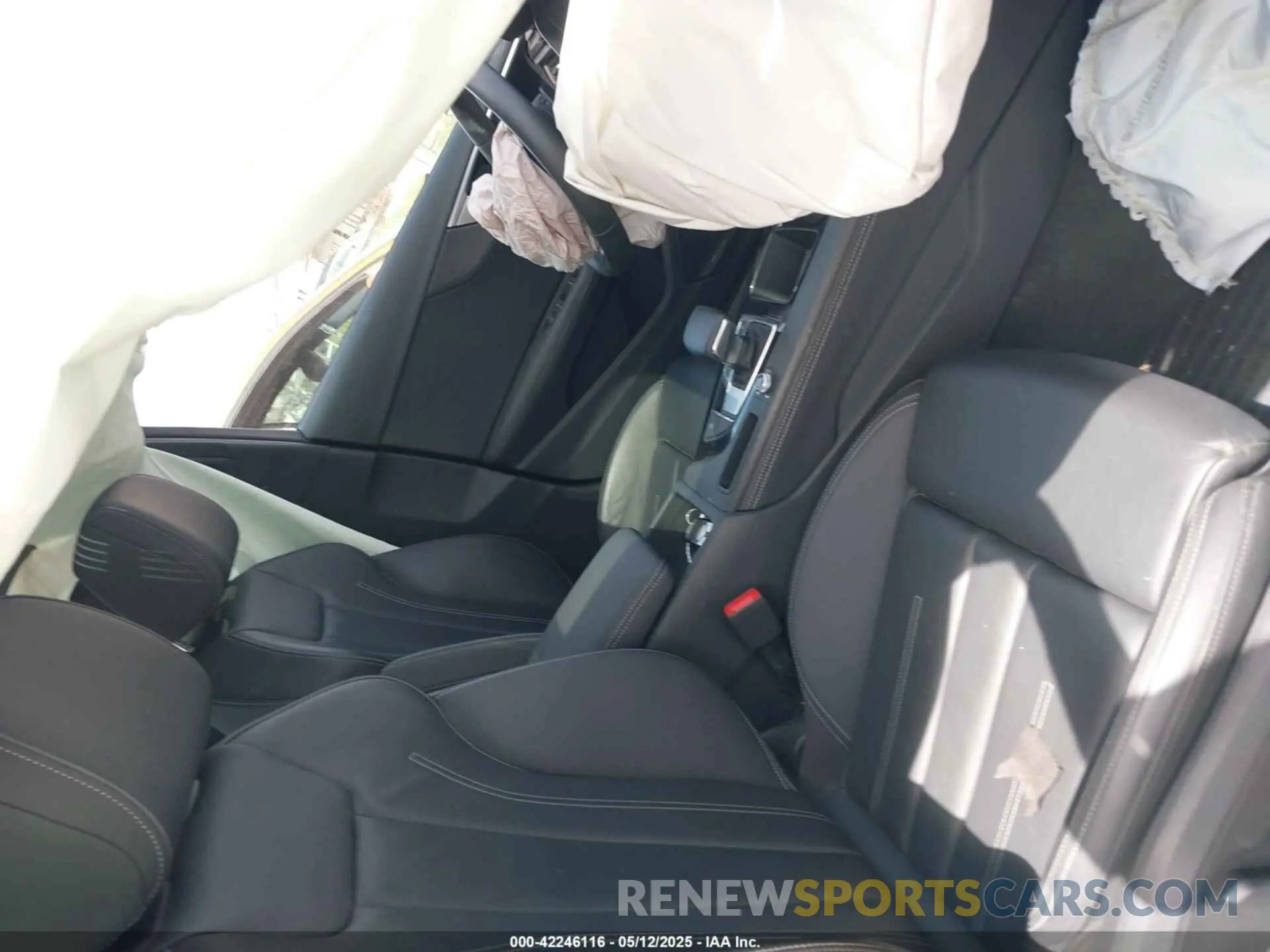 5 fotografías del automóvil dañado WAUEAAF41MA076634 AUDI A4 2021