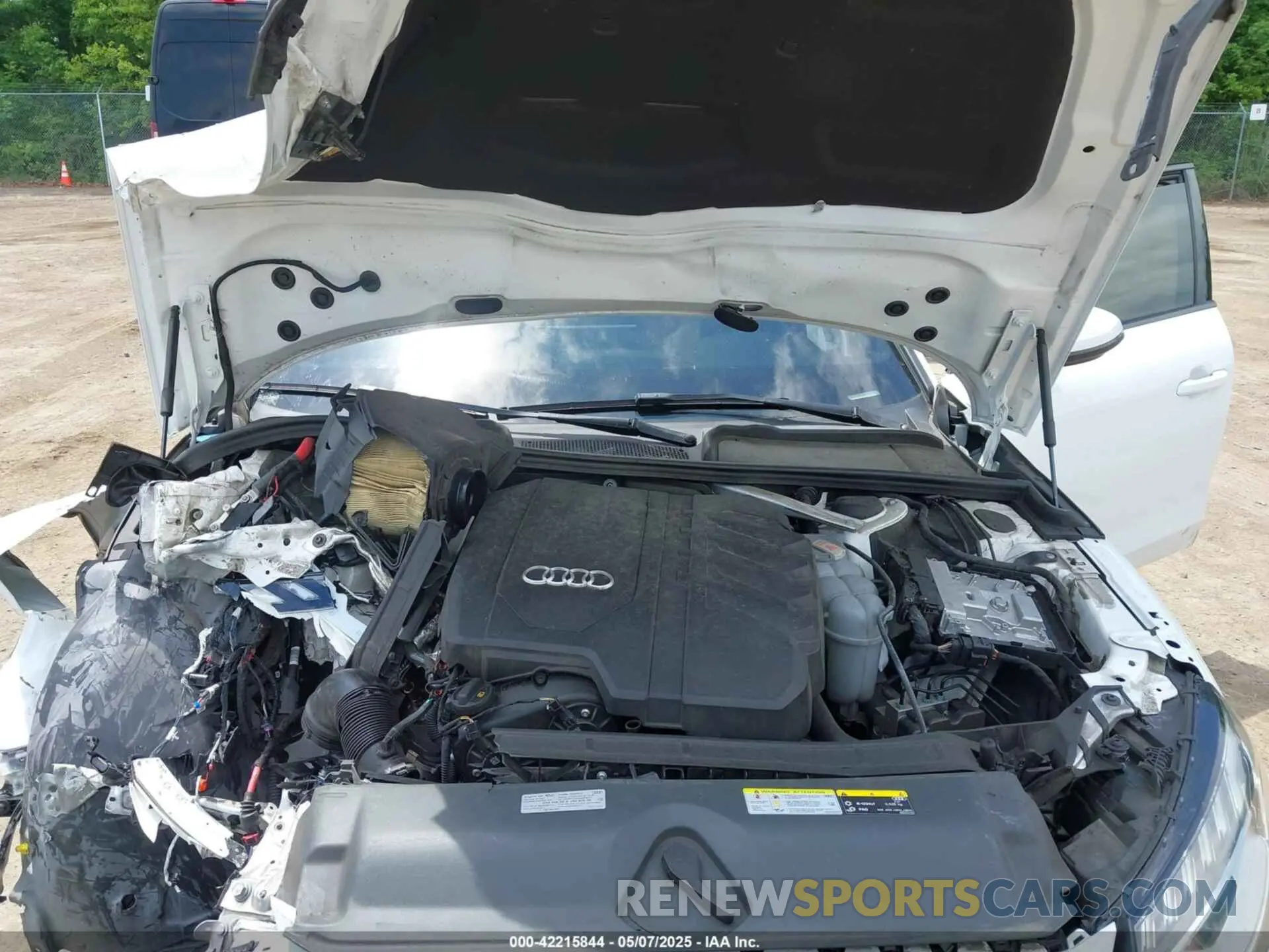 10 fotografías del automóvil dañado WAUEAAF41MN007919 AUDI A4 2021