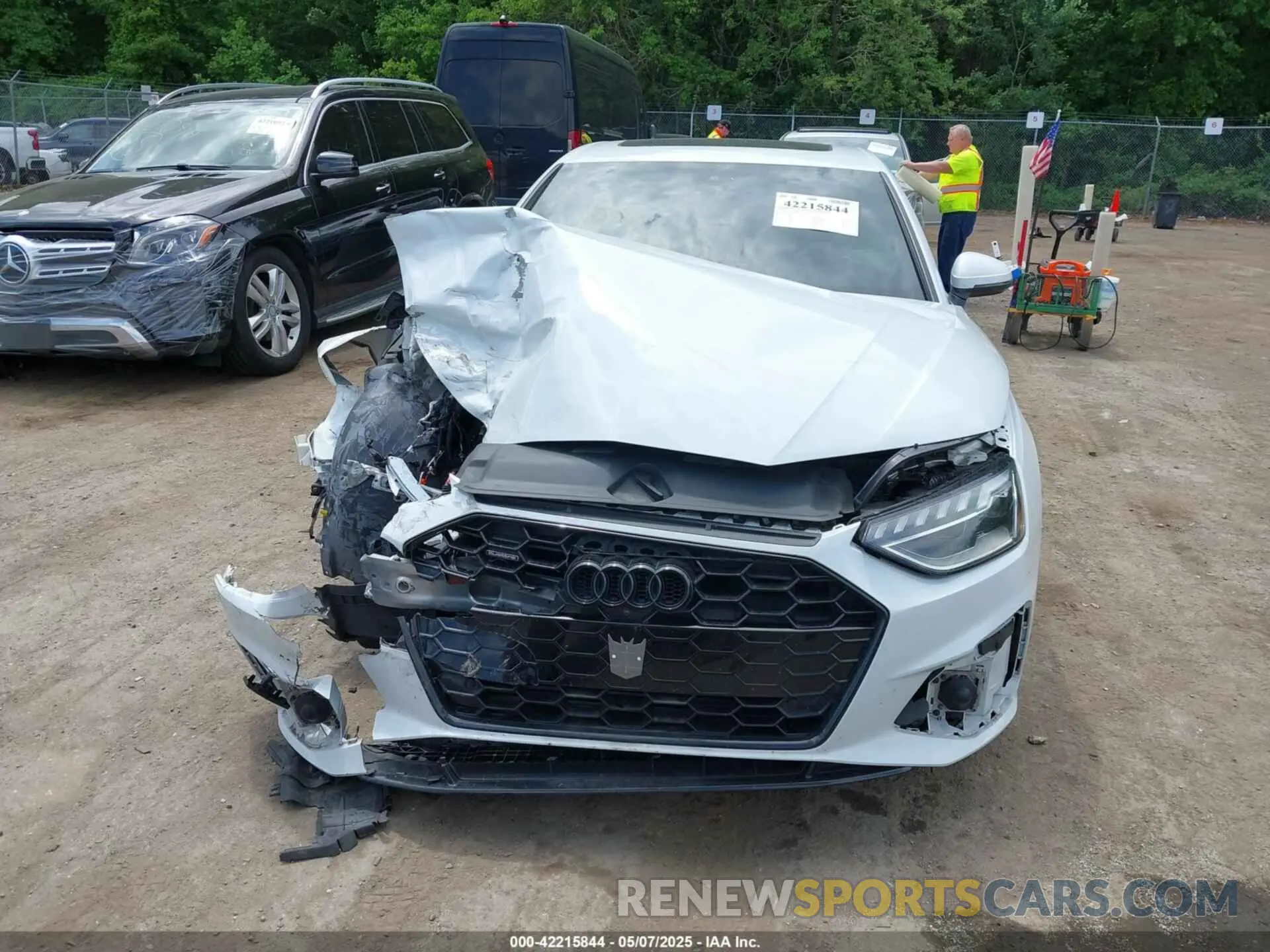 11 fotografías del automóvil dañado WAUEAAF41MN007919 AUDI A4 2021