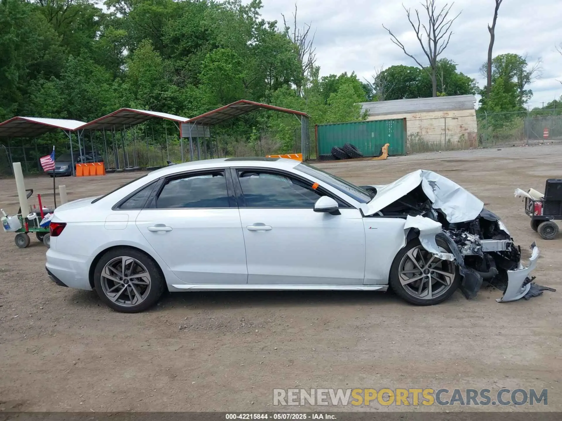 12 fotografías del automóvil dañado WAUEAAF41MN007919 AUDI A4 2021