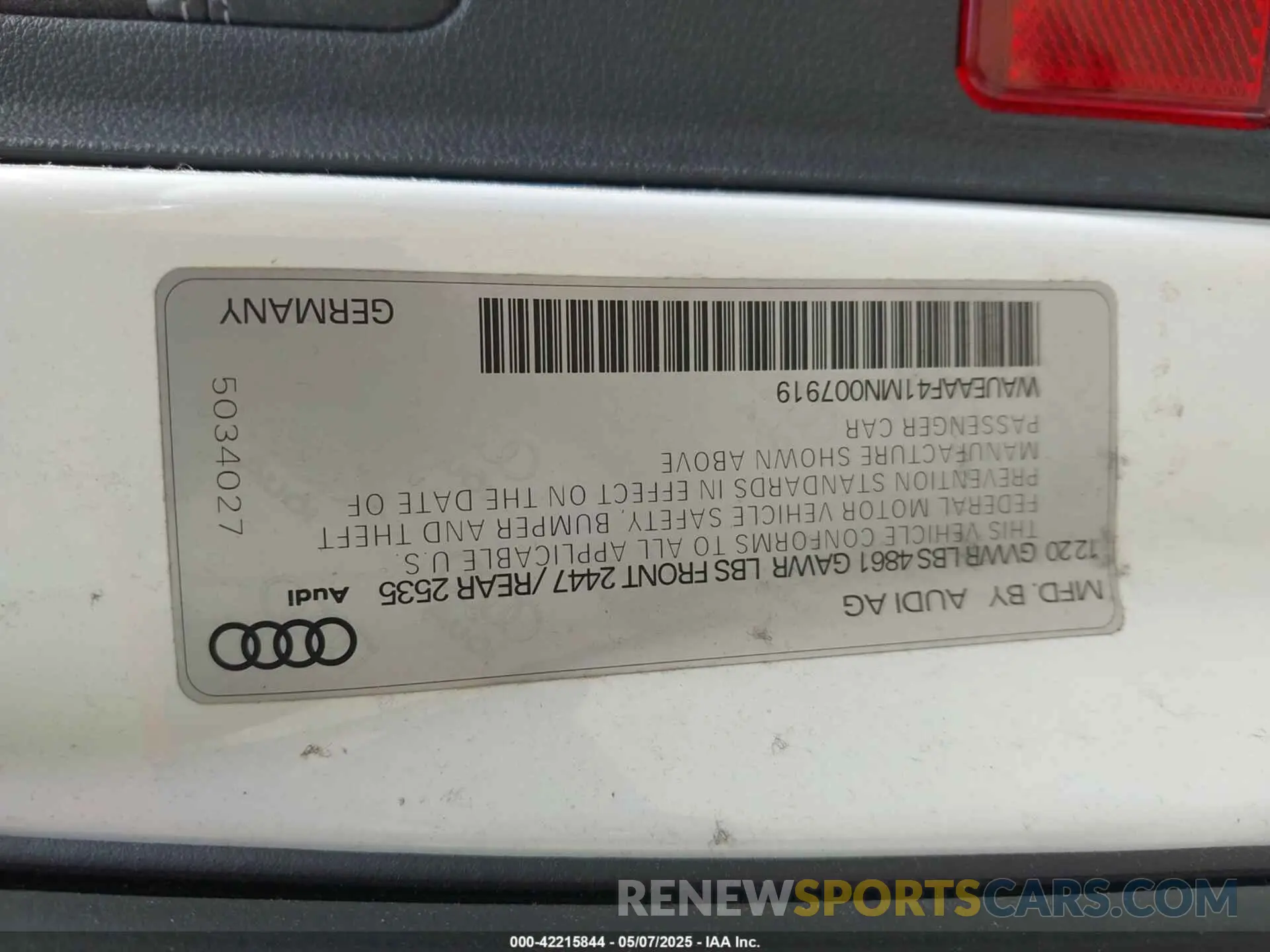 9 fotografías del automóvil dañado WAUEAAF41MN007919 AUDI A4 2021
