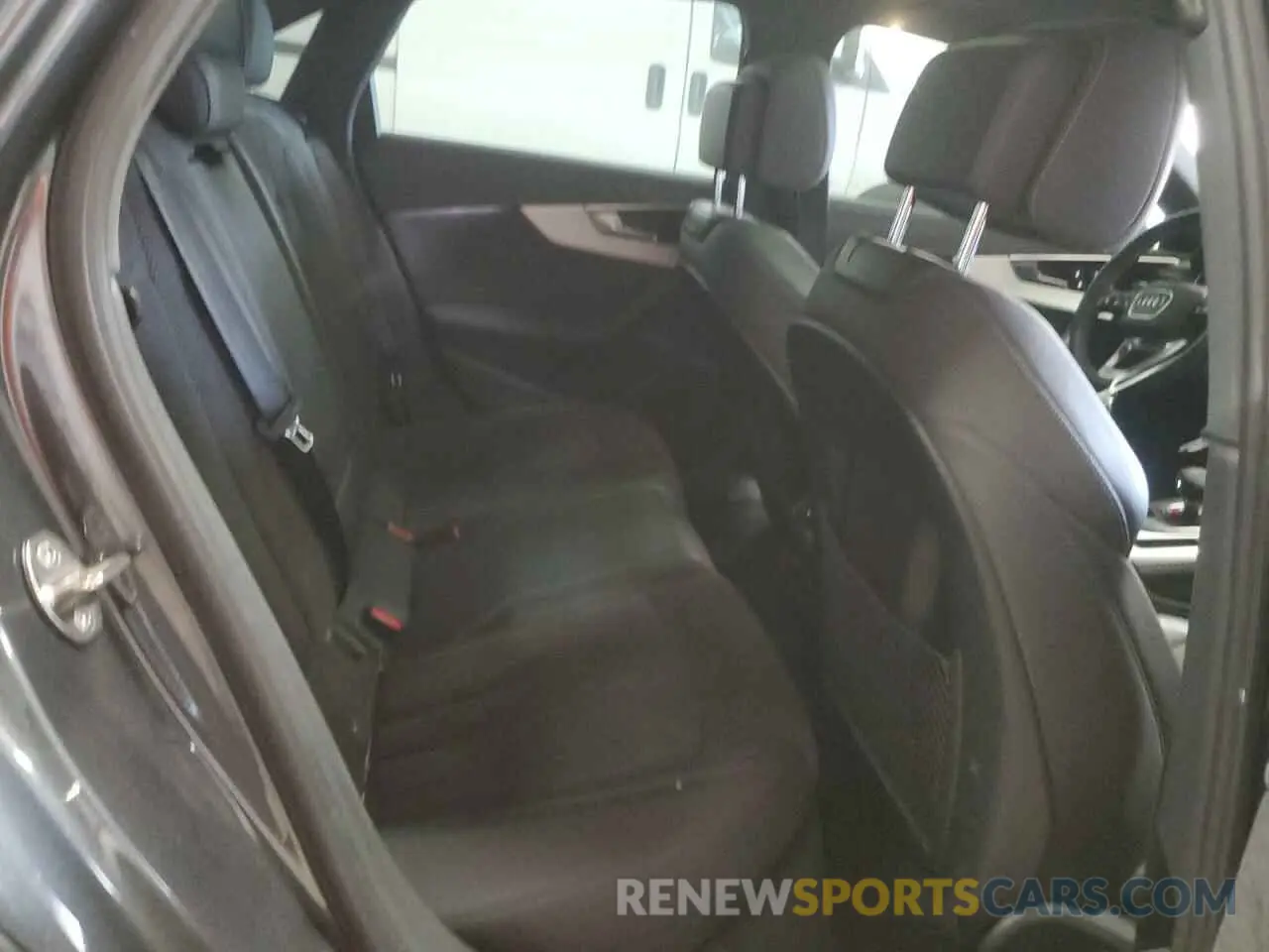 10 fotografías del automóvil dañado WAUEAAF42MA079297 AUDI A4 2021