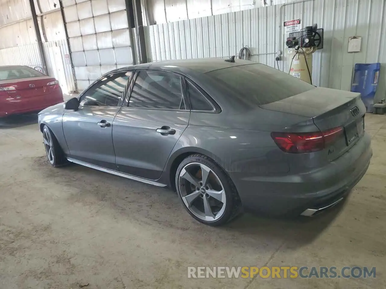 2 fotografías del automóvil dañado WAUEAAF42MA079297 AUDI A4 2021