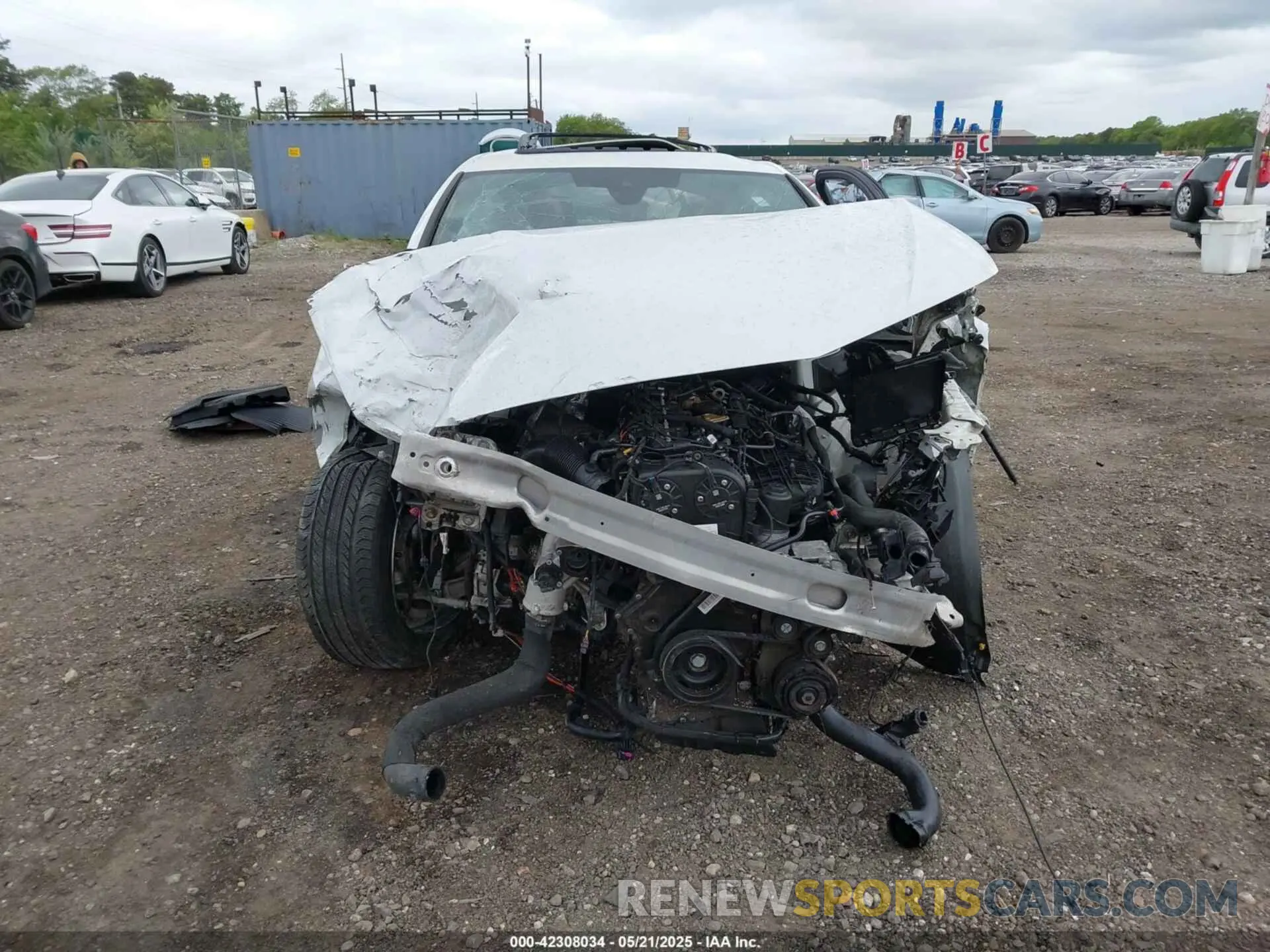 6 fotografías del automóvil dañado WAUEAAF42MA086122 AUDI A4 2021