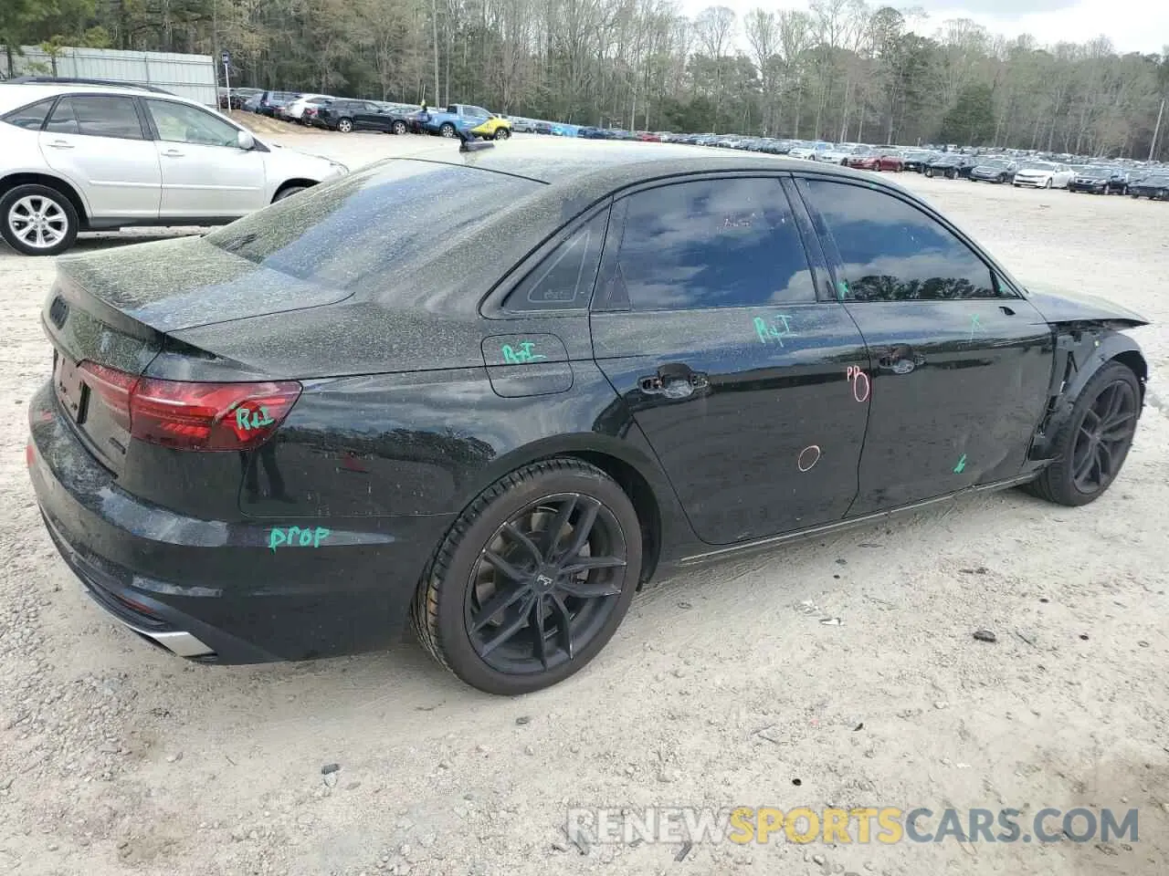 3 fotografías del automóvil dañado WAUEAAF43MN002480 AUDI A4 2021