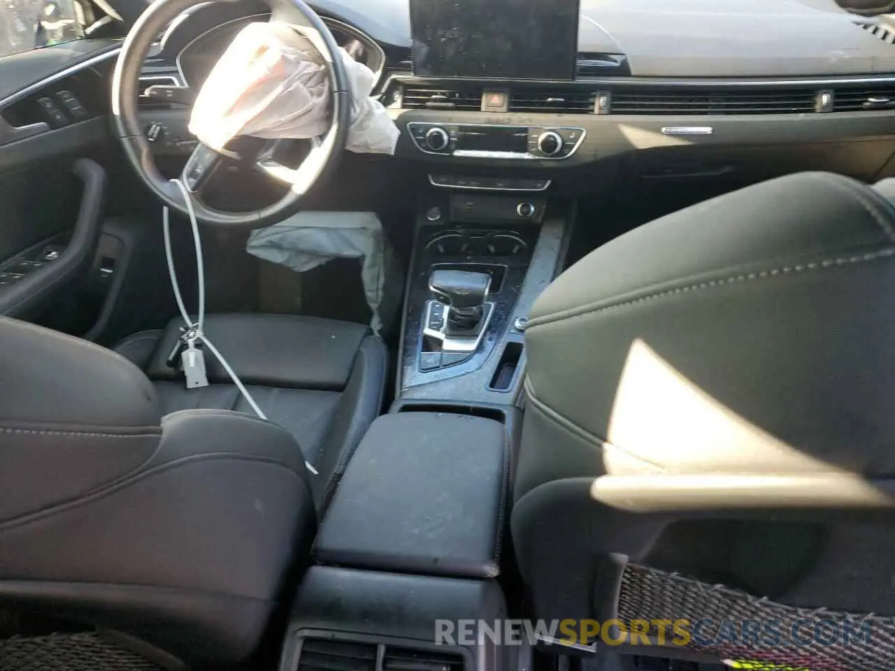 8 fotografías del automóvil dañado WAUEAAF43MN016119 AUDI A4 2021