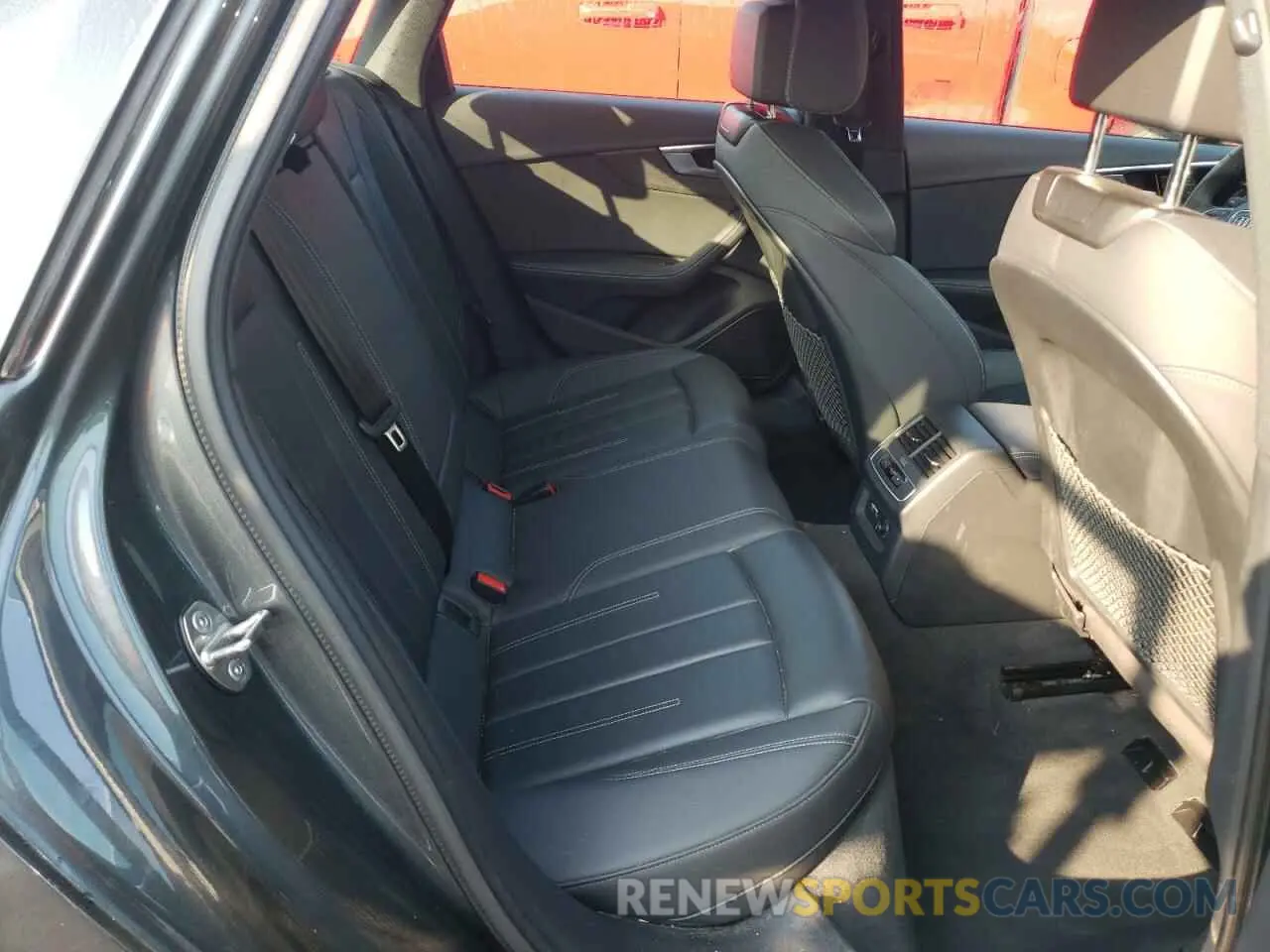 10 fotografías del automóvil dañado WAUEAAF44MN016033 AUDI A4 2021