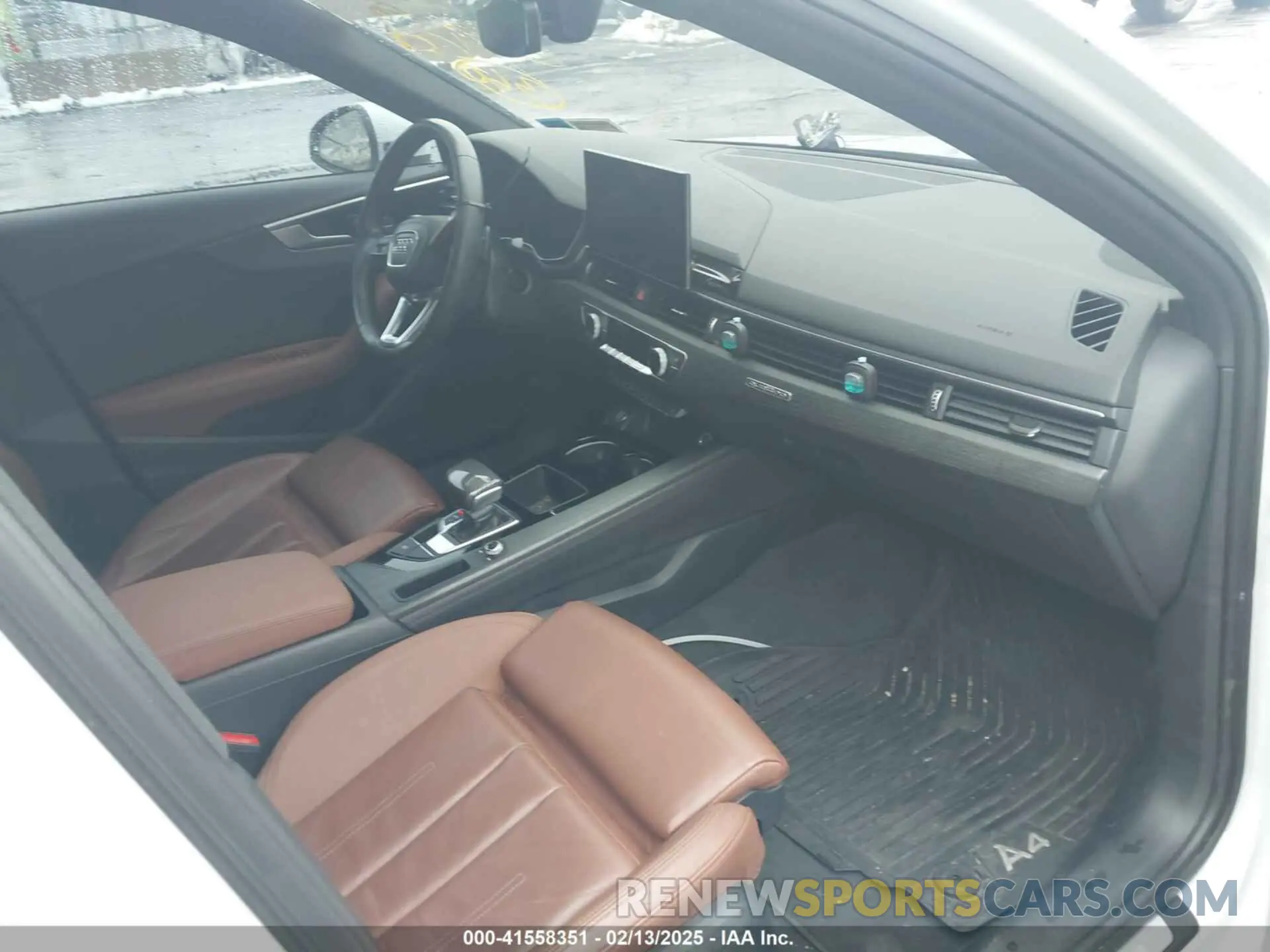 5 fotografías del automóvil dañado WAUEAAF48MA014602 AUDI A4 2021