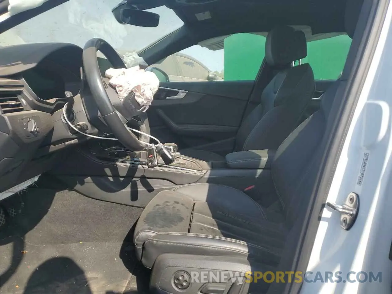 7 fotografías del automóvil dañado WAUEABF48MN003565 AUDI A4 2021