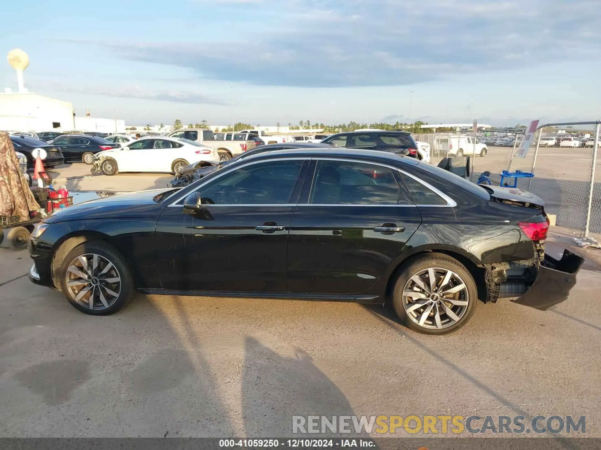 14 fotografías del automóvil dañado WAUABAF46NA019276 AUDI A4 2022