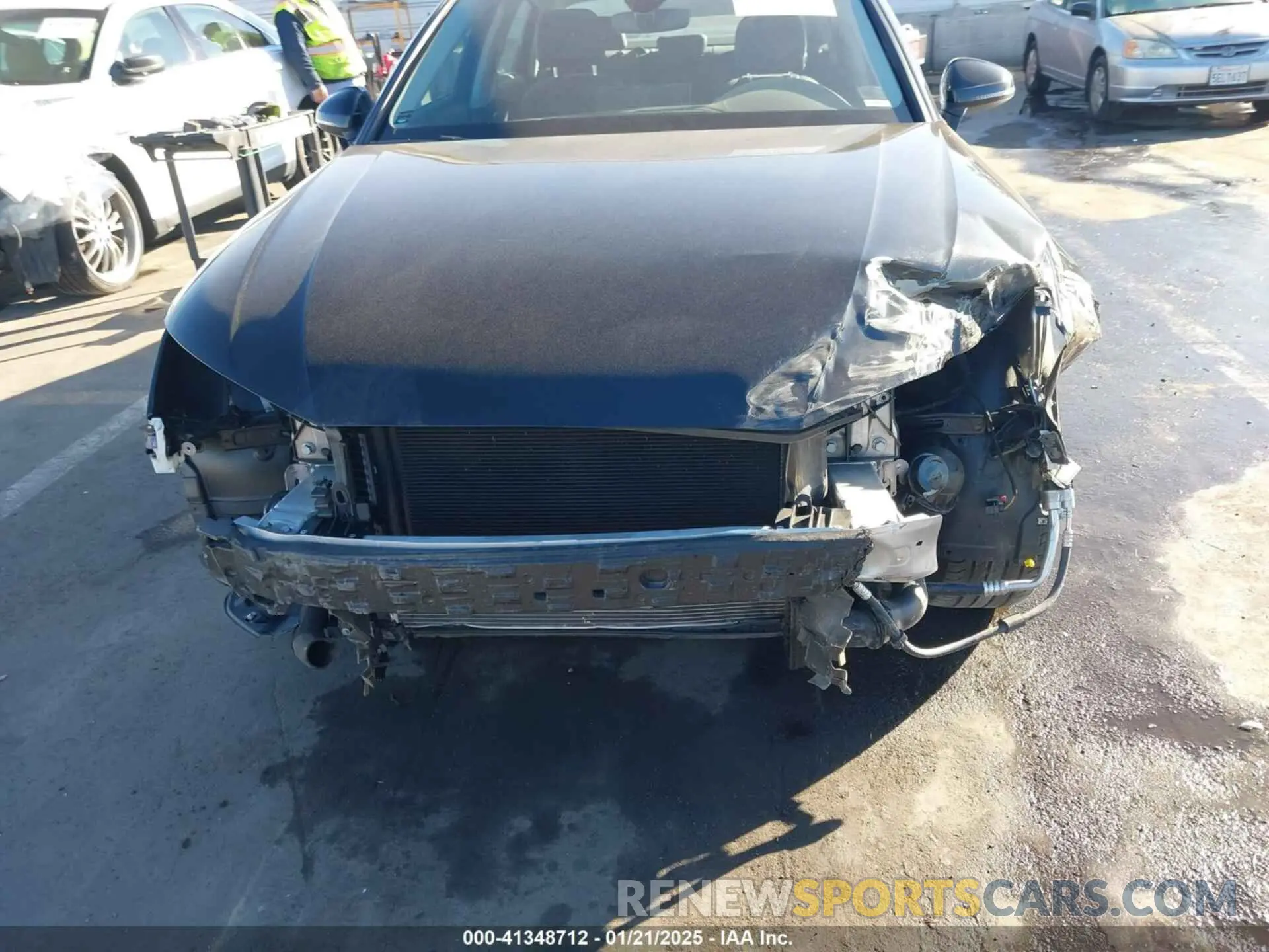 12 fotografías del automóvil dañado WAUABAF48NN002875 AUDI A4 2022