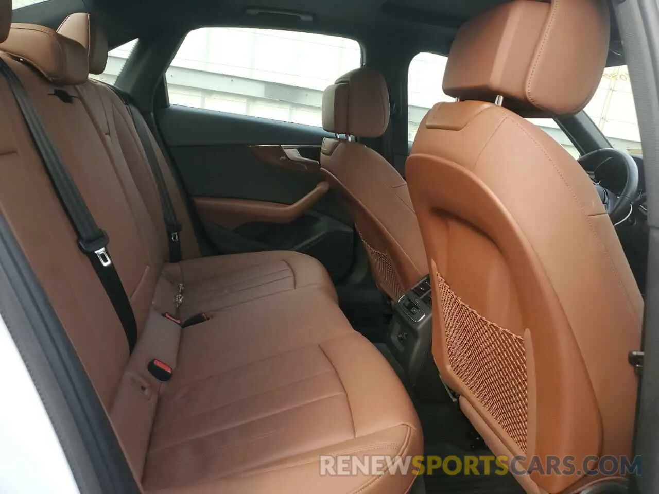10 fotografías del automóvil dañado WAUABAF4XNN003154 AUDI A4 2022