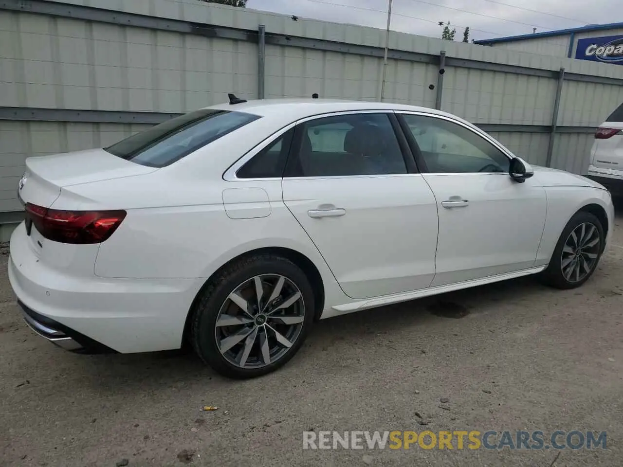 3 fotografías del automóvil dañado WAUABAF4XNN003154 AUDI A4 2022