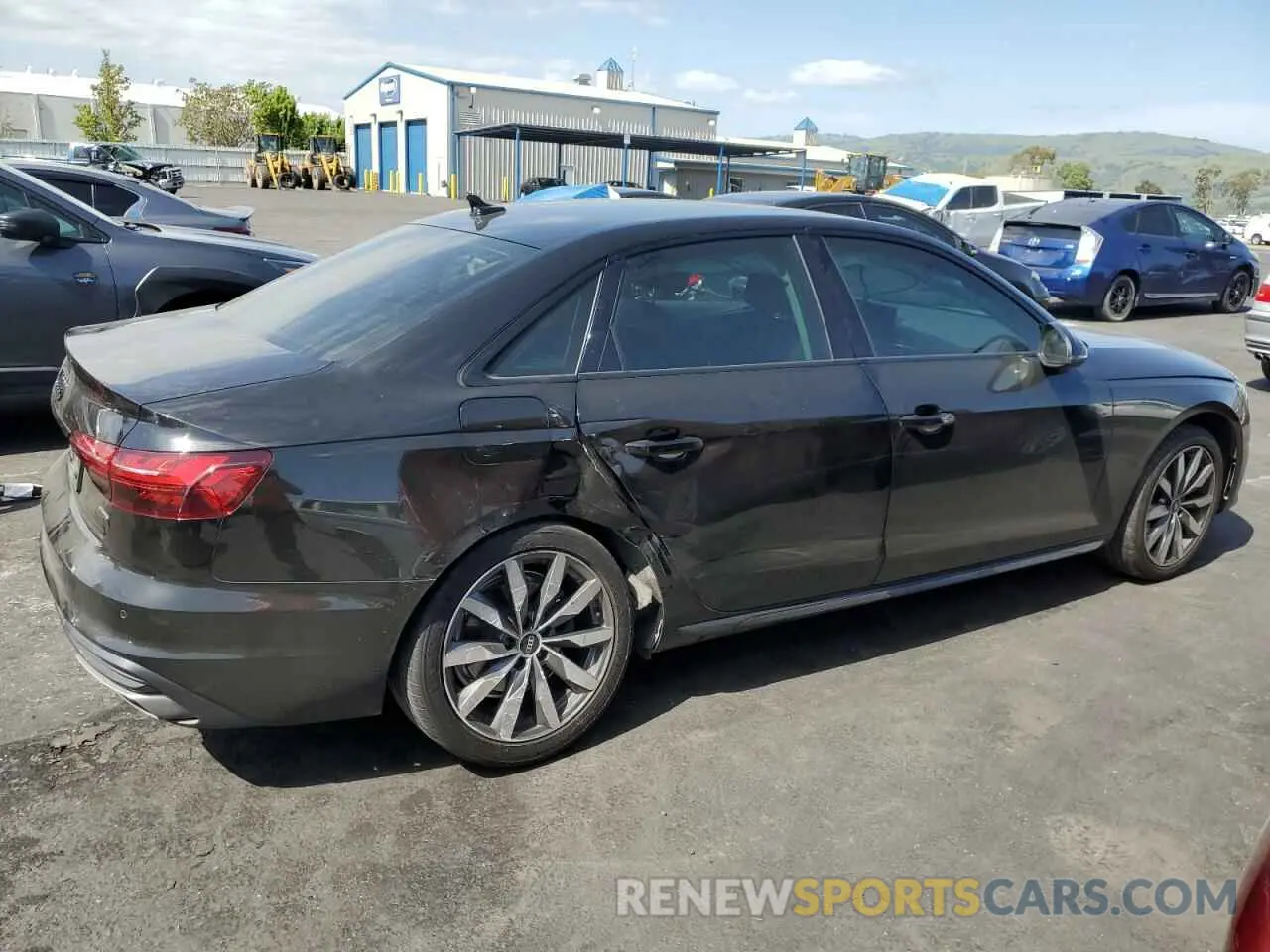 3 fotografías del automóvil dañado WAUBBAF47NN000801 AUDI A4 2022